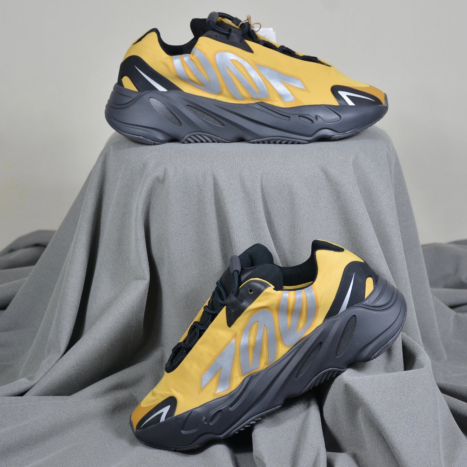 Adidas Yeezy Boost 700 Honey Flux