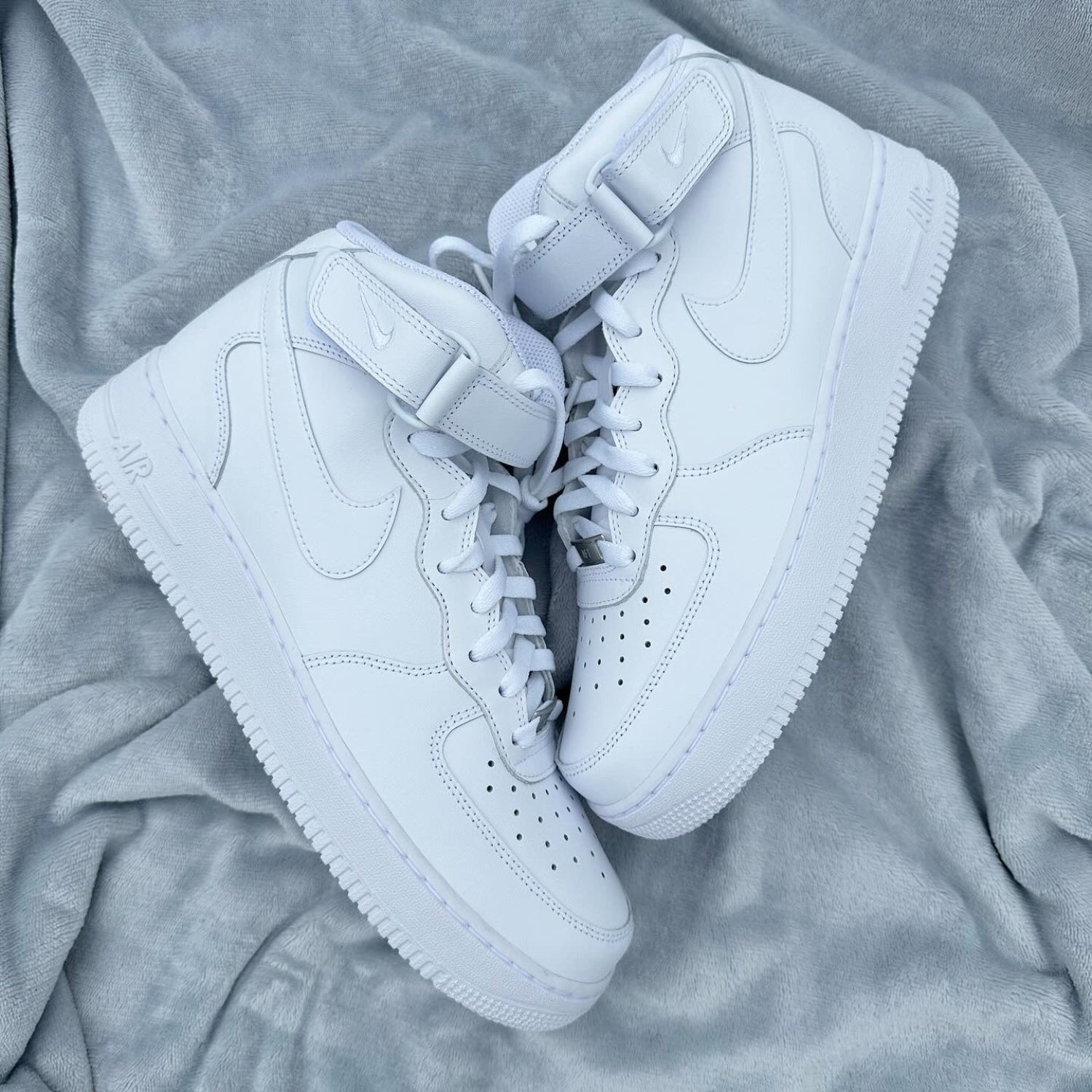 Air Force 1 Mid Triple White