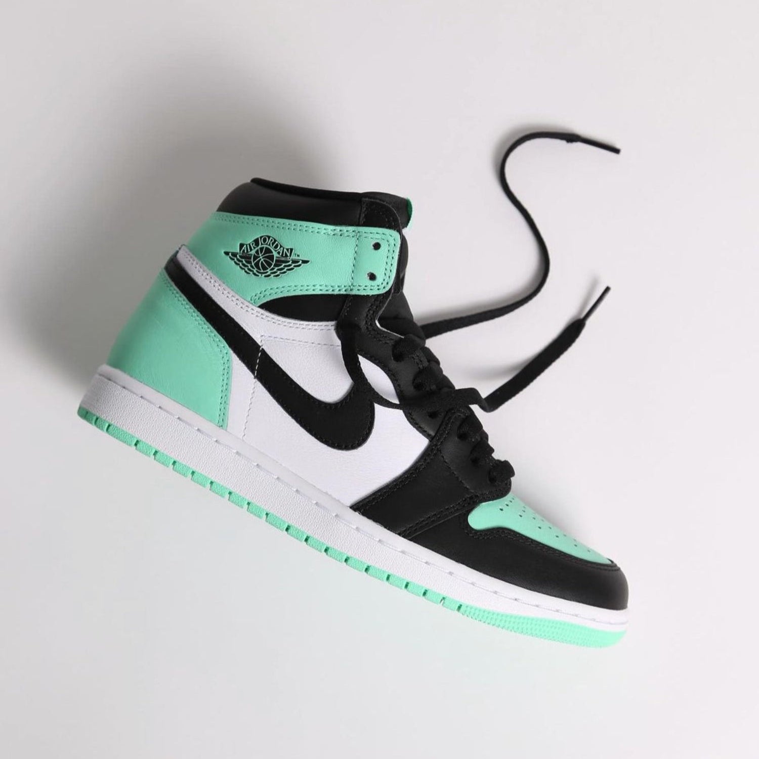 Jordan 1 High Green Glow