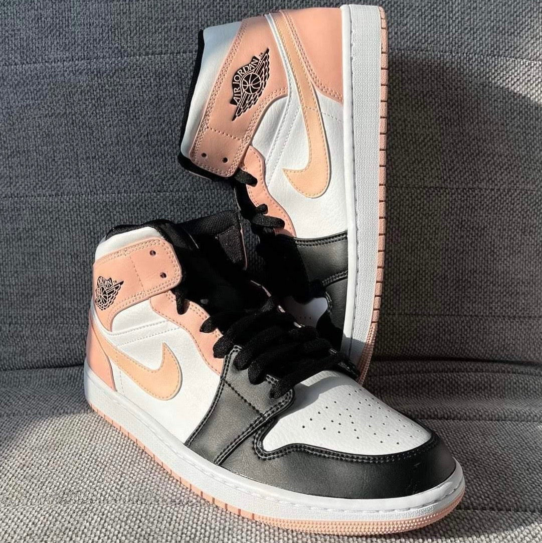 Jordan 1Mid Artic Orange