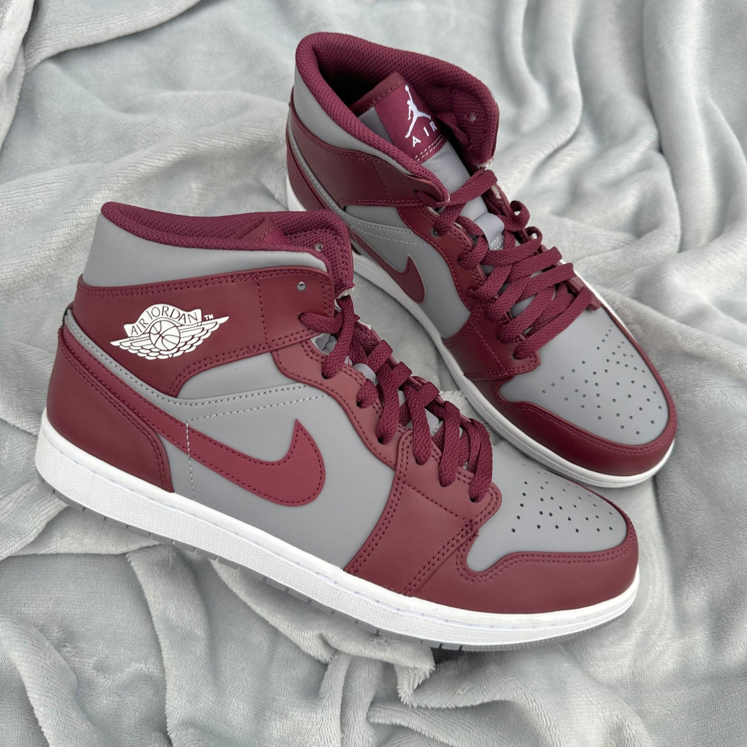 Jordan 1 Mid Cherry