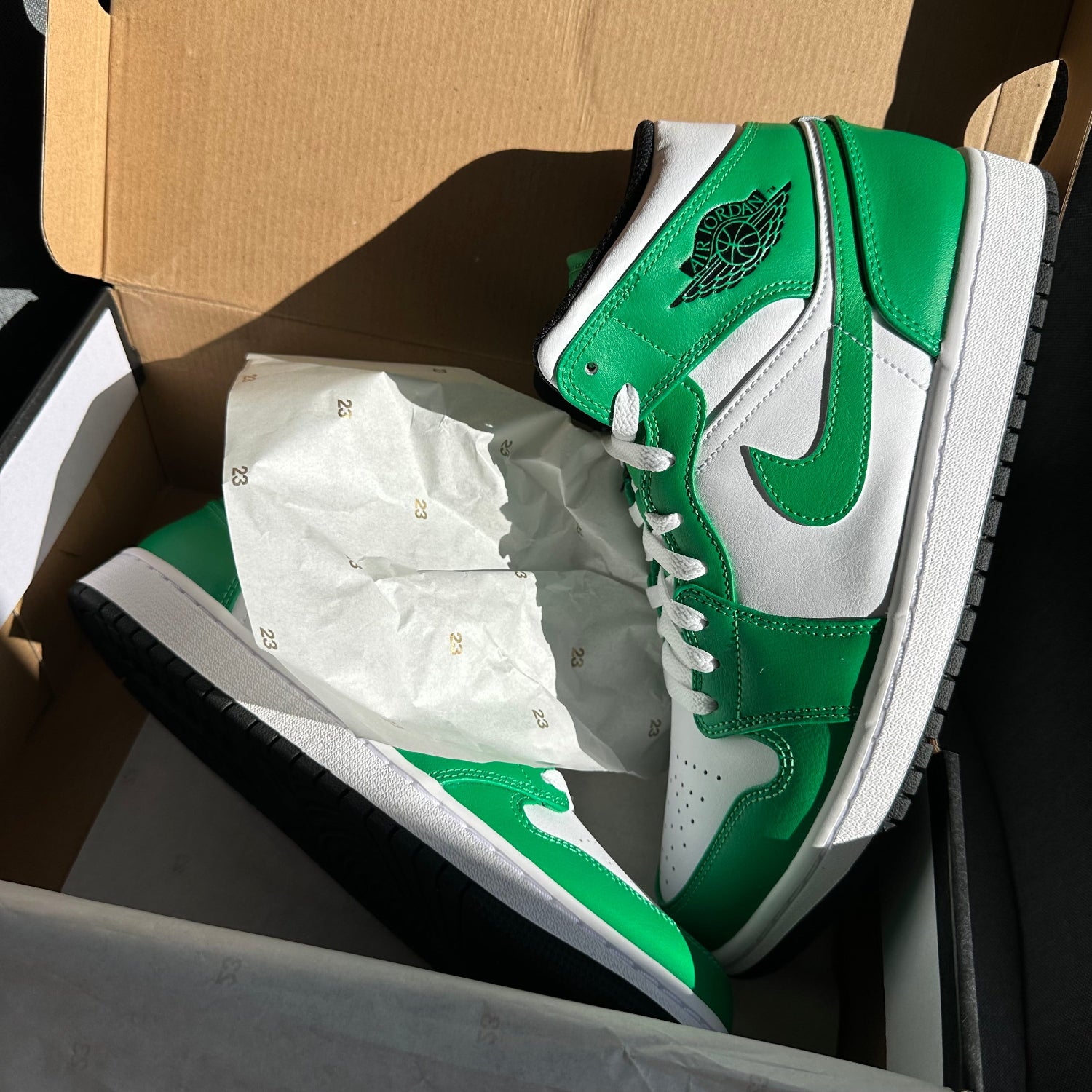 Air Jordan 1 Mid Lucky Green
