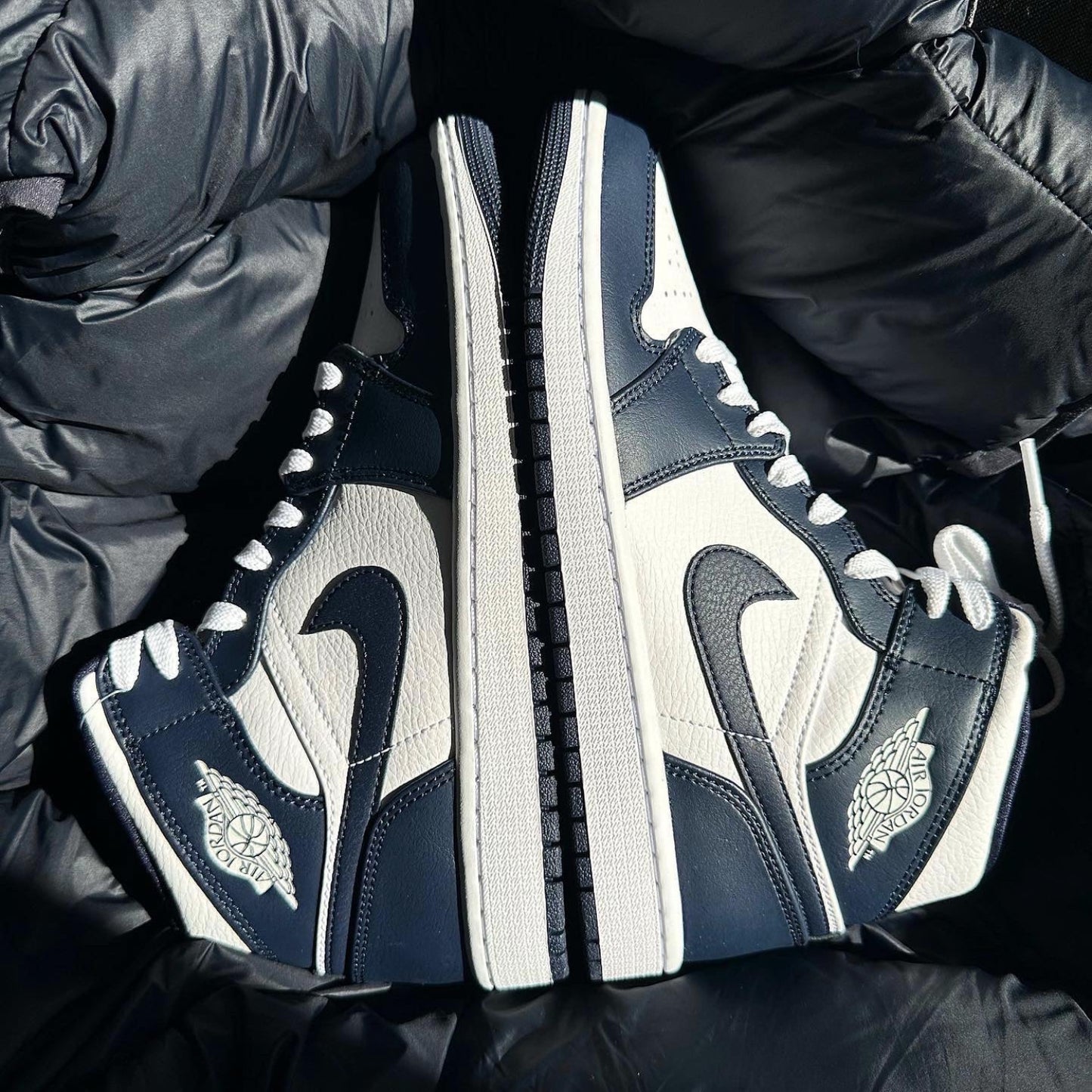 Jordan 1 Mid Obsidian Gold