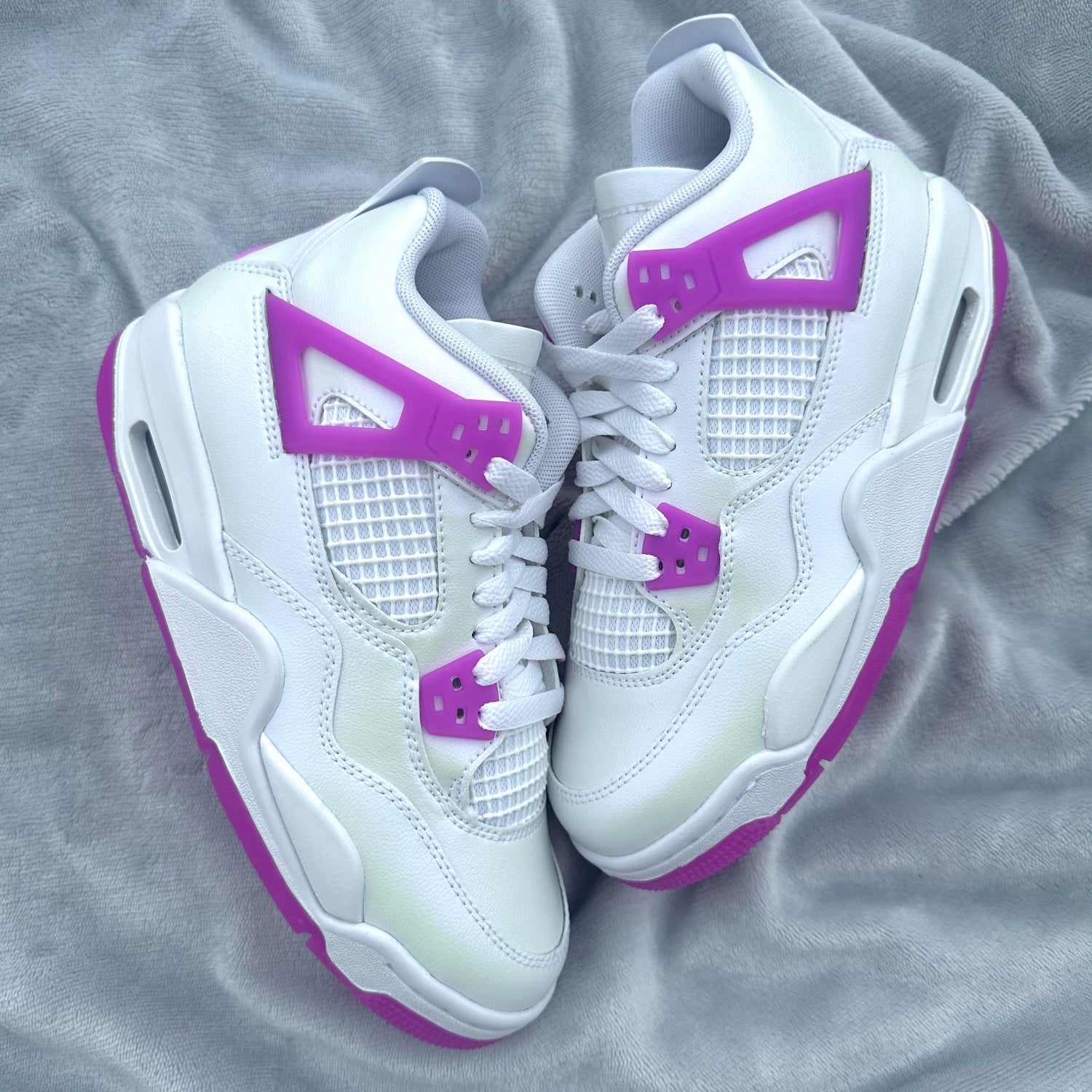 Air Jordan 4 Hyper Violet