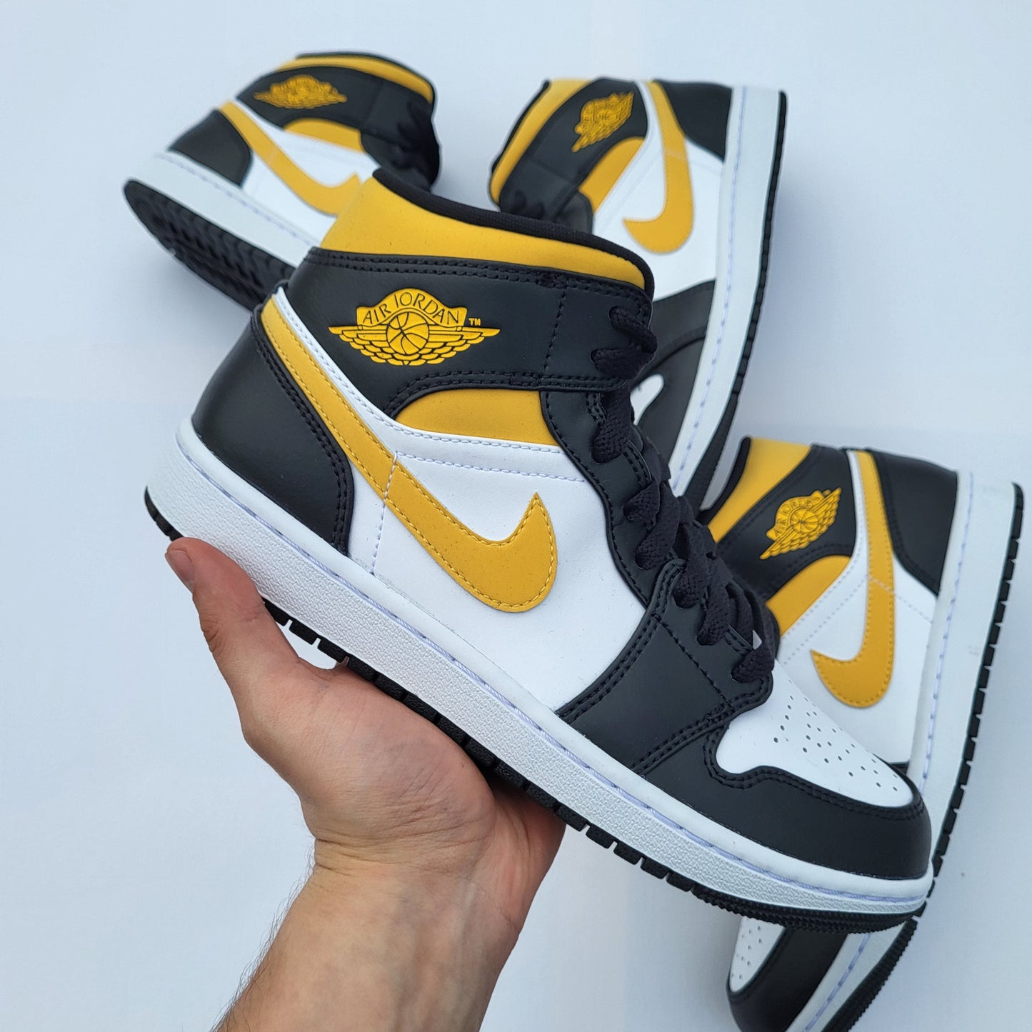 Jordan 1 Mid Galben