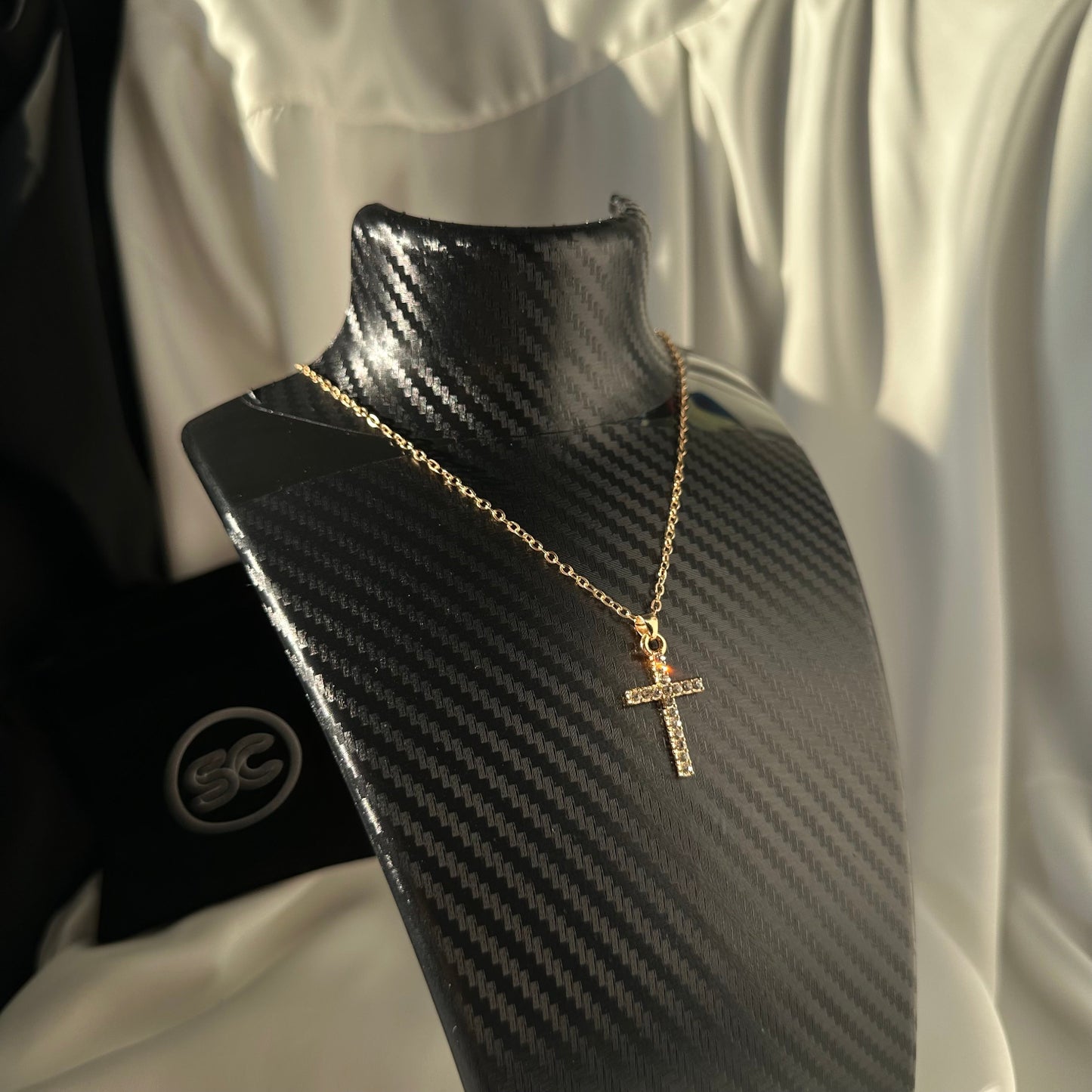 Colier cu Cruce Finut Auriu