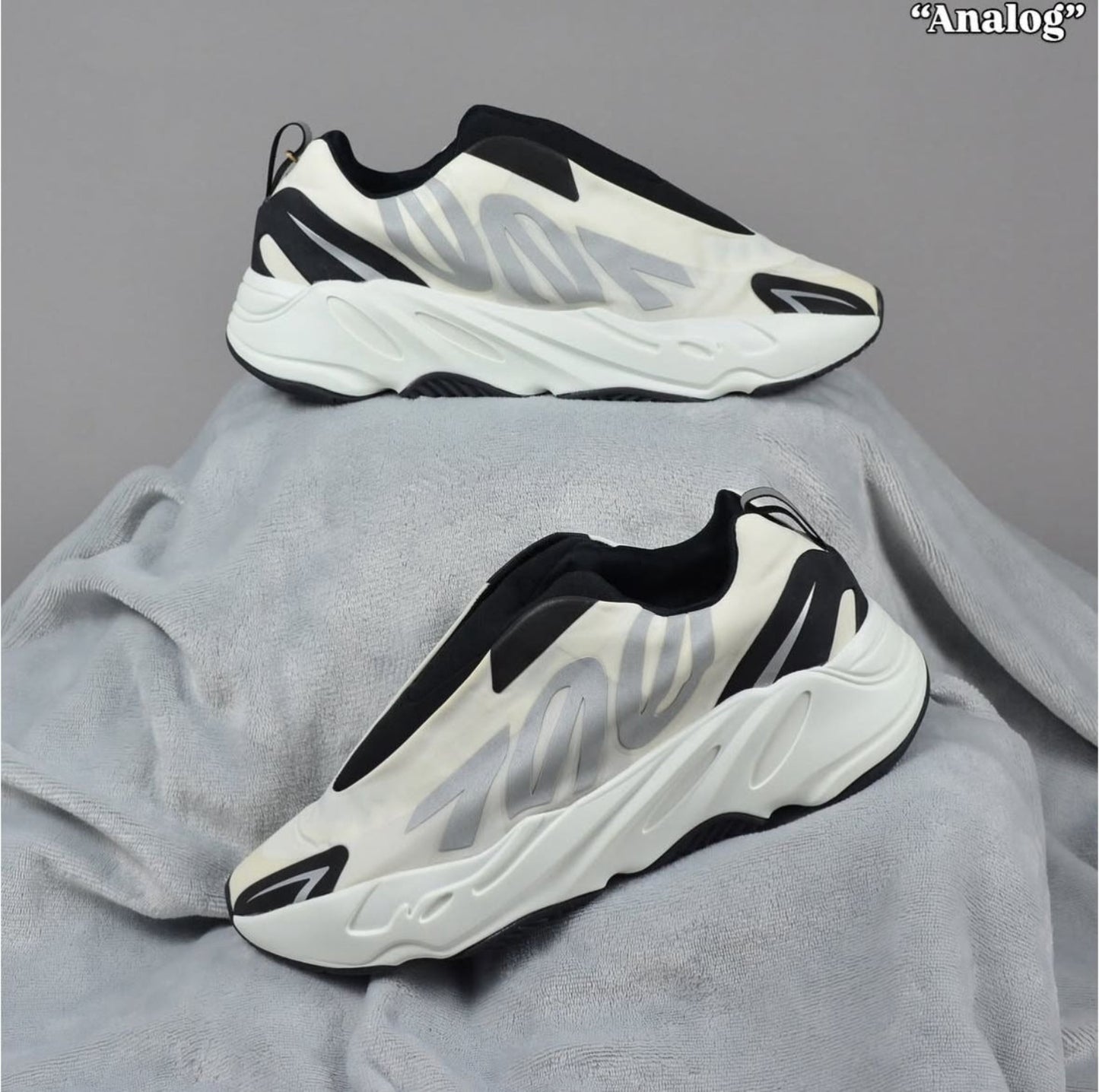 Pantofi Sport Yeezy Boost 700 MNVN Analog