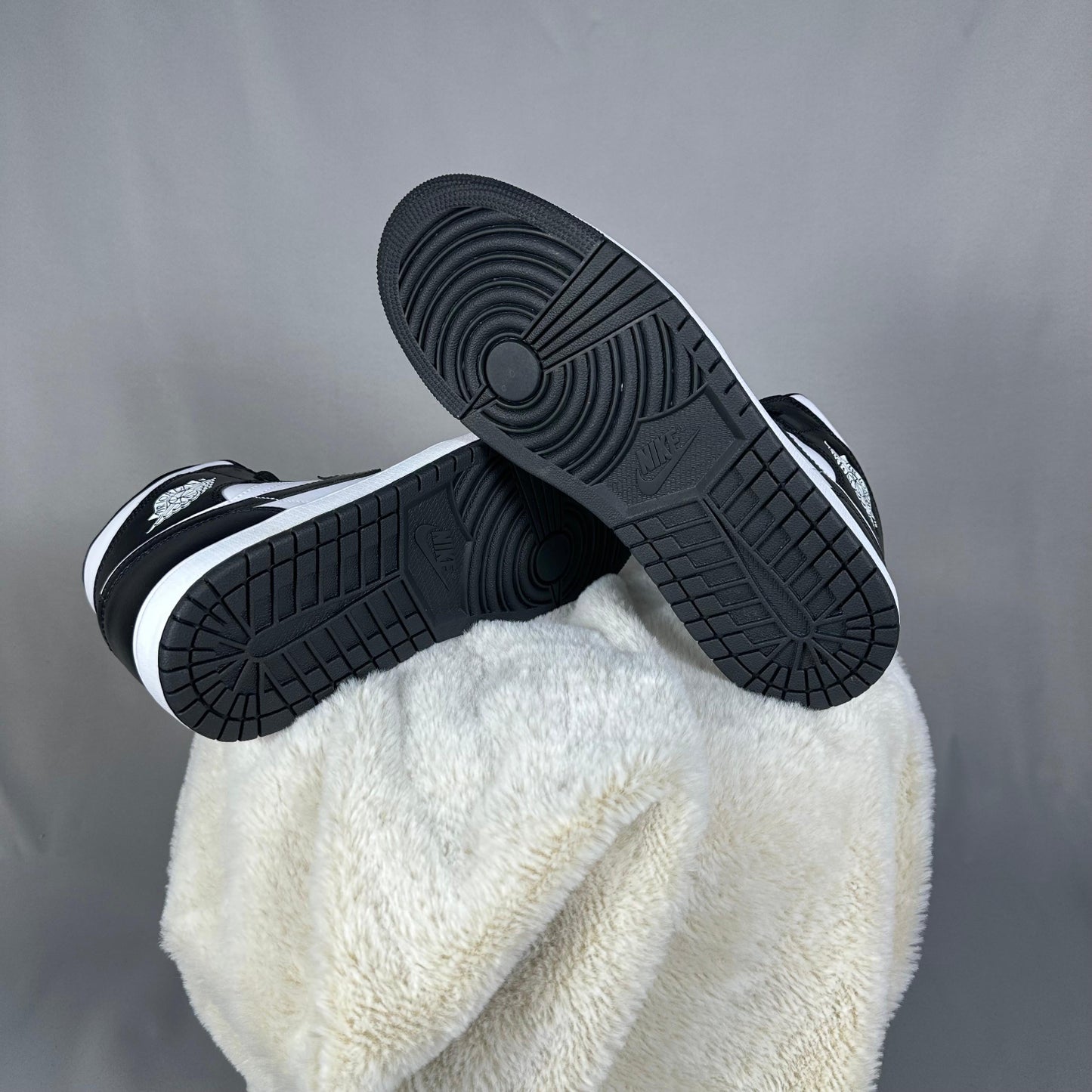 Pantofi Sport Air Jordan 1 Mid Panda White Black