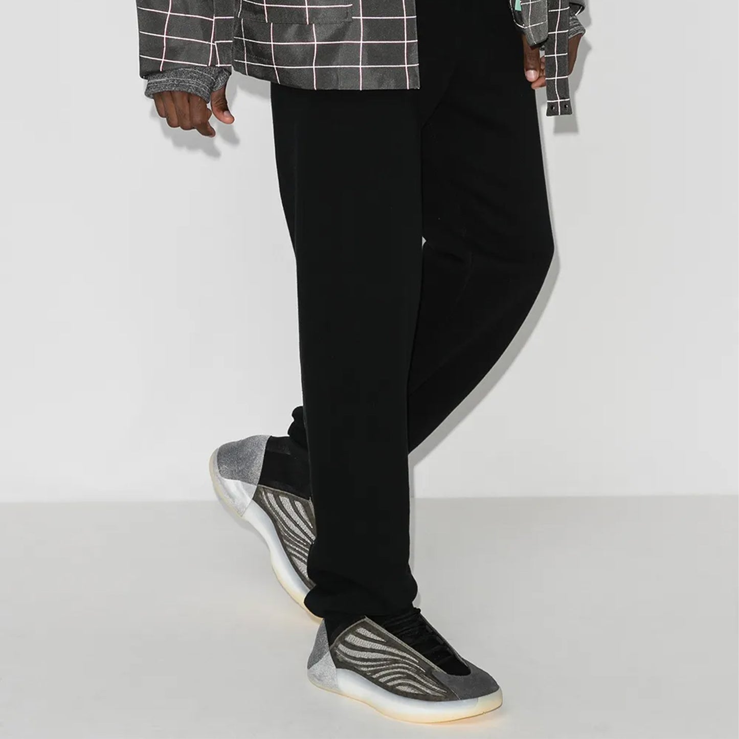 Pantofi Sport Yeezy Boost QNTM Barium
