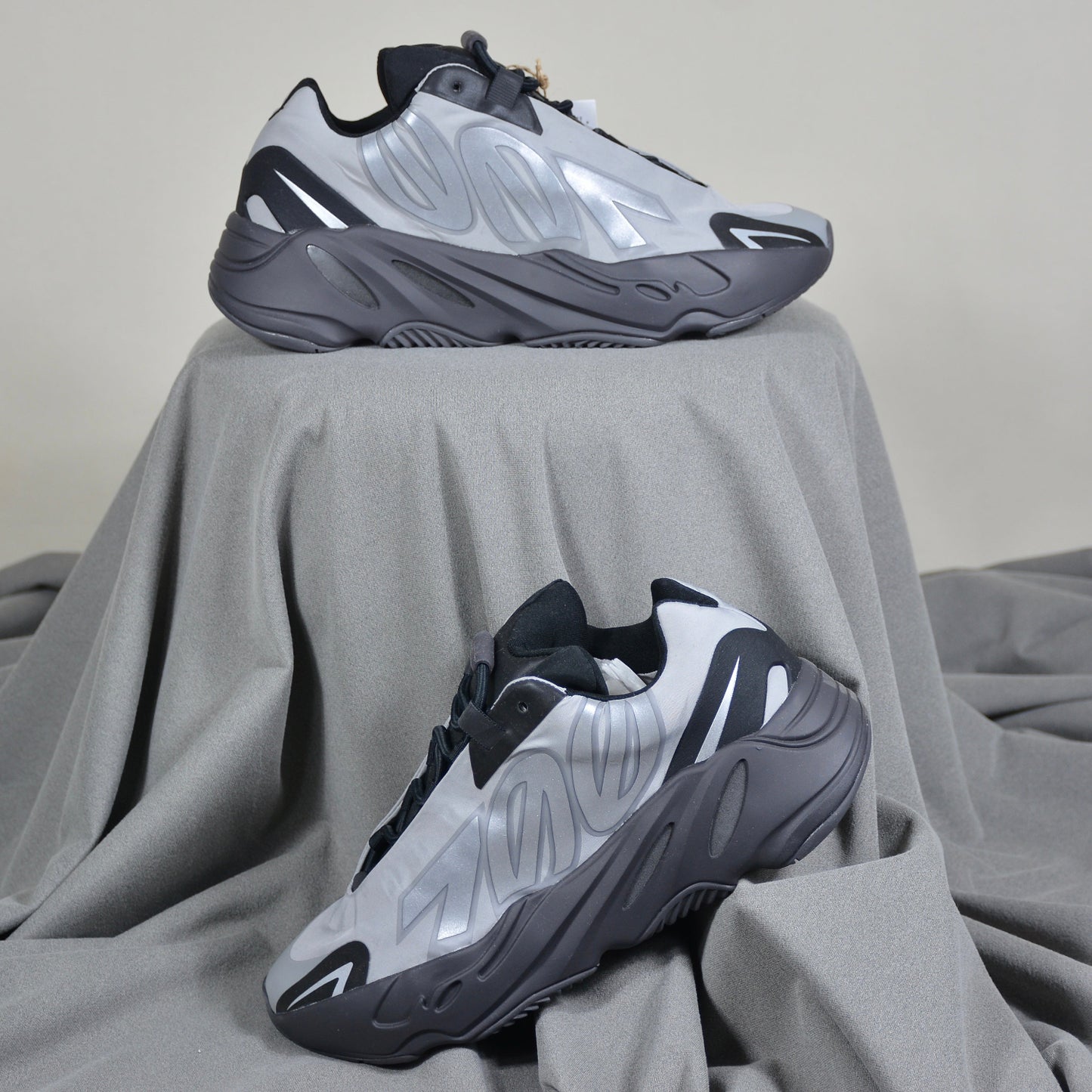 Yeezy 700 MNVN 