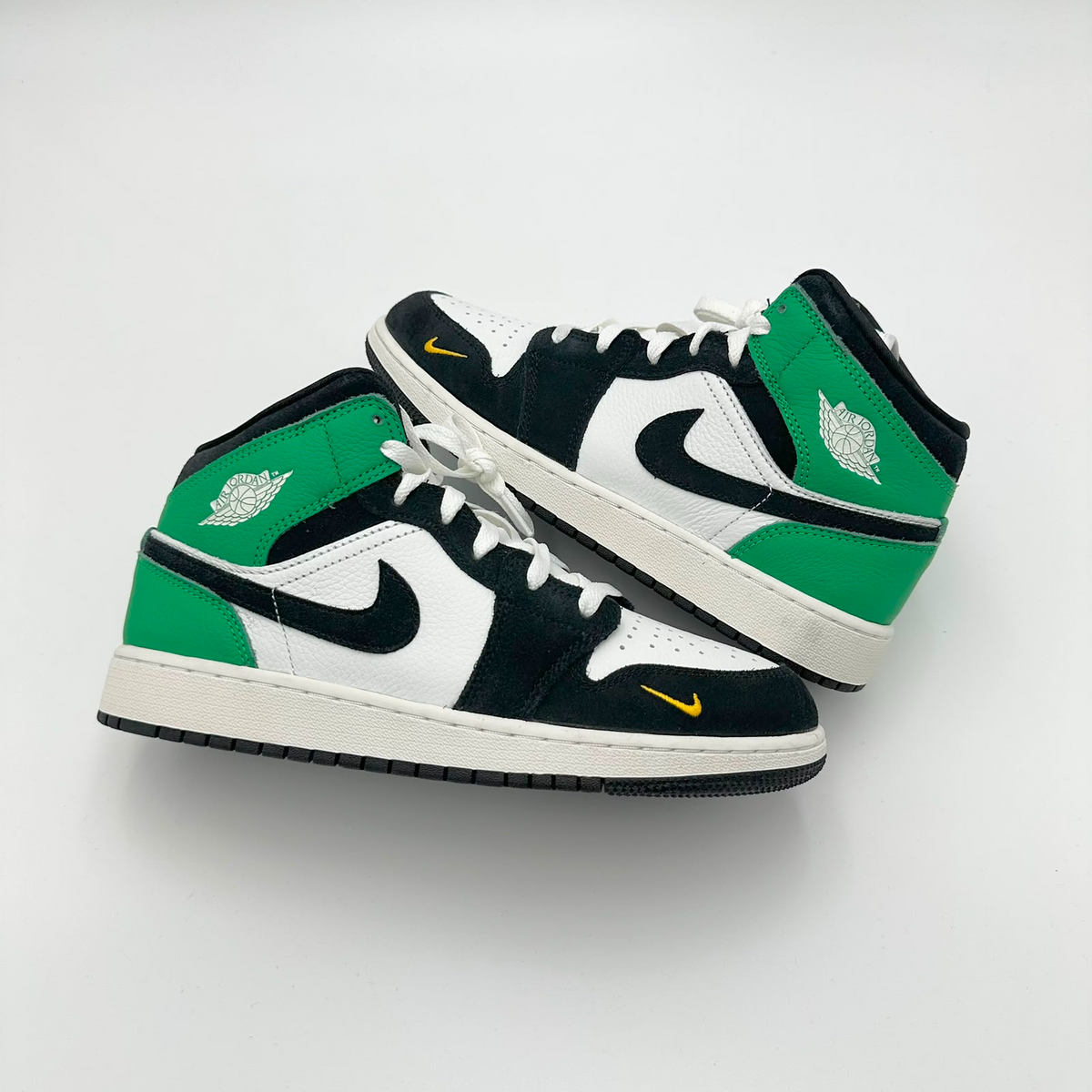 Pantofi Sport Air Jordan 1 Mid Lucky Green Verde Gs II1254-100