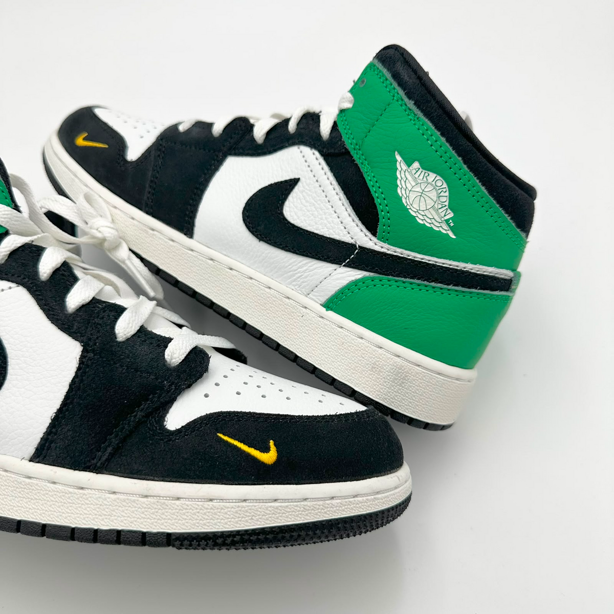 Pantofi Sport Air Jordan 1 Mid Lucky Green Verde Gs II1254-100