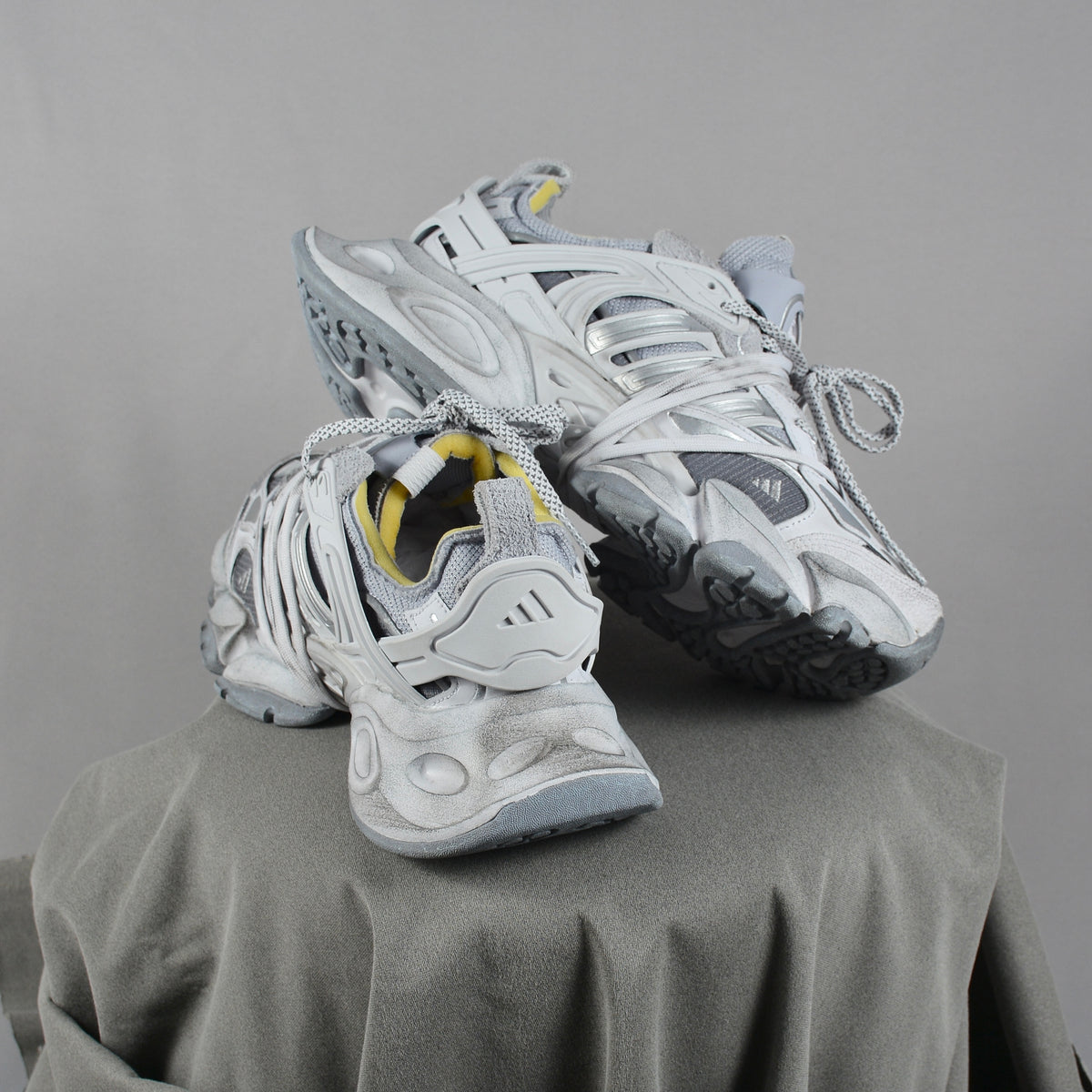 Pantofi Sport Adidas XLG Runner Deluxe Gri Vintage JR9633