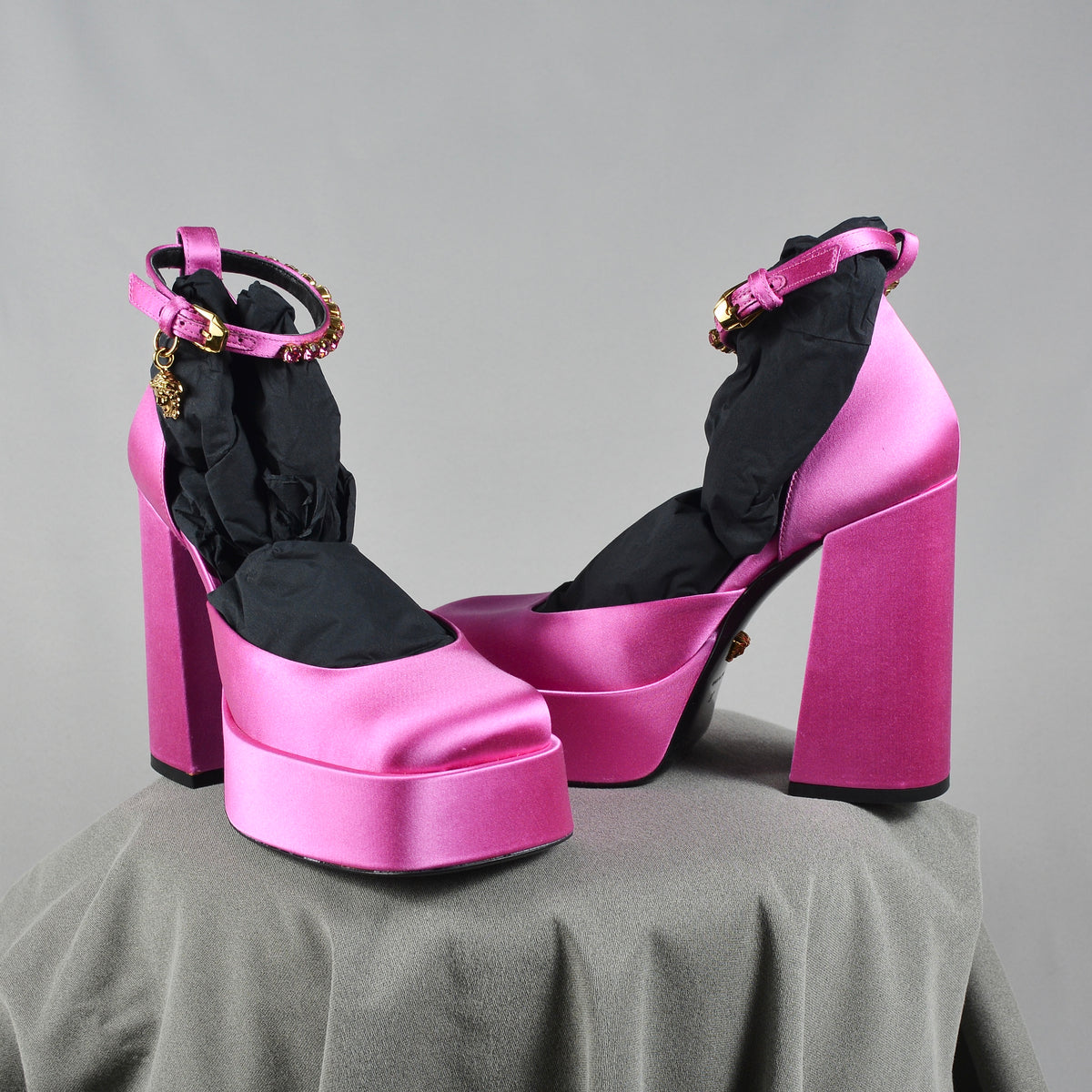 Pantofi Eleganti Platforma Cu Toc Versace Siclam Roz Pandantiv Medusa
