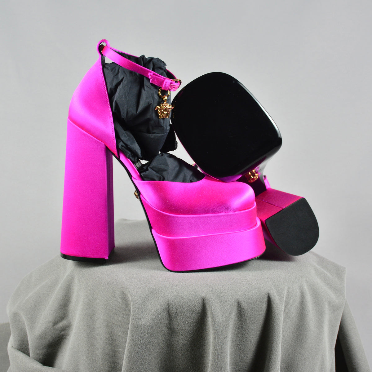 Pantofi Eleganti Platforma Cu Toc Versace Fuchsia Pandantiv Medusa