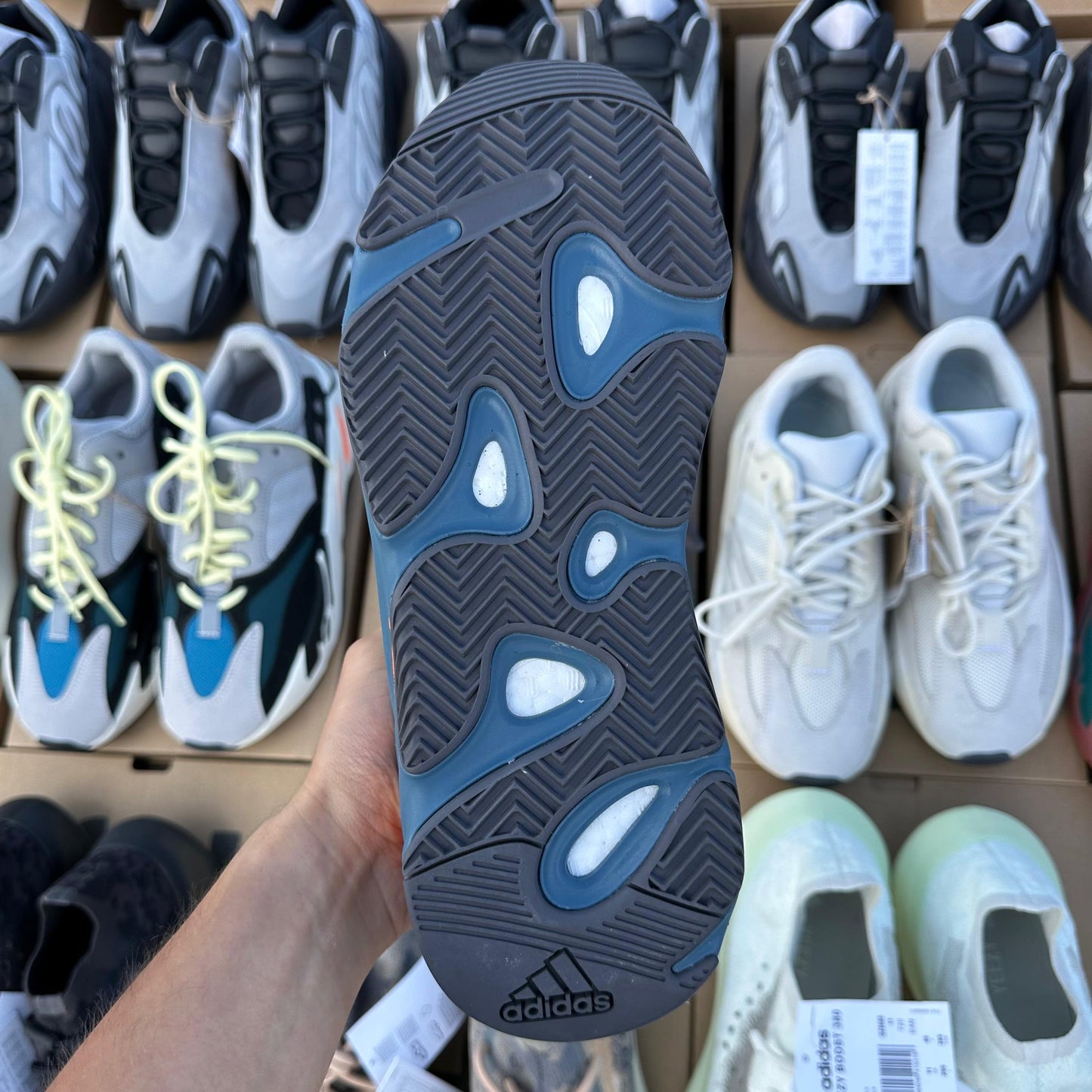 Pantofi Sport Yeezy Boost 700 Faded Azure