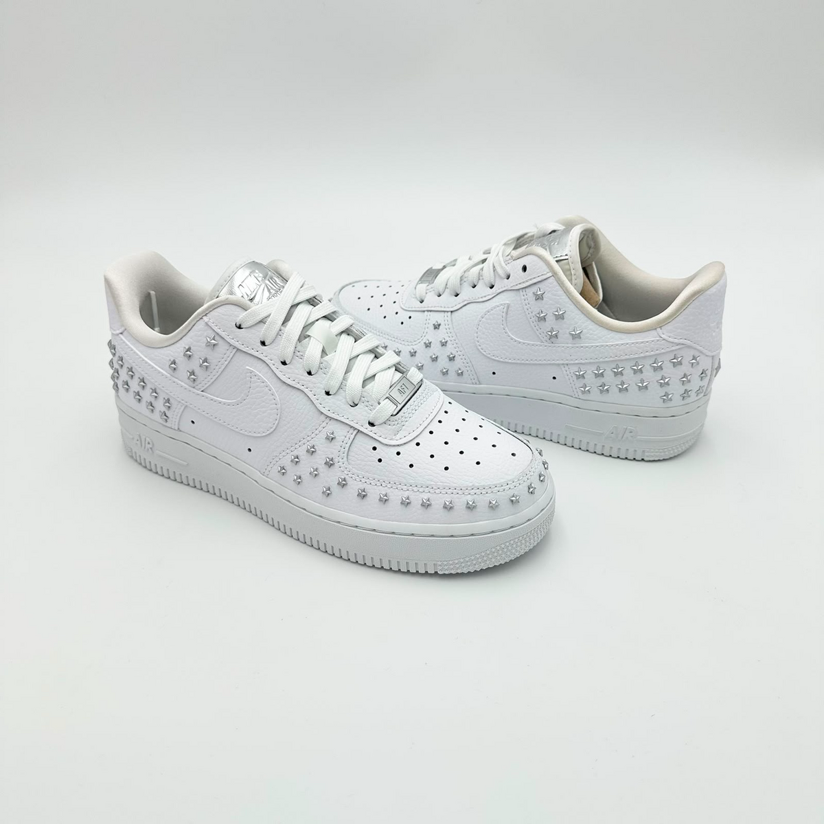 Pantofi Sport Air Force 1 Low White Star Studded Stelute AR0639-100