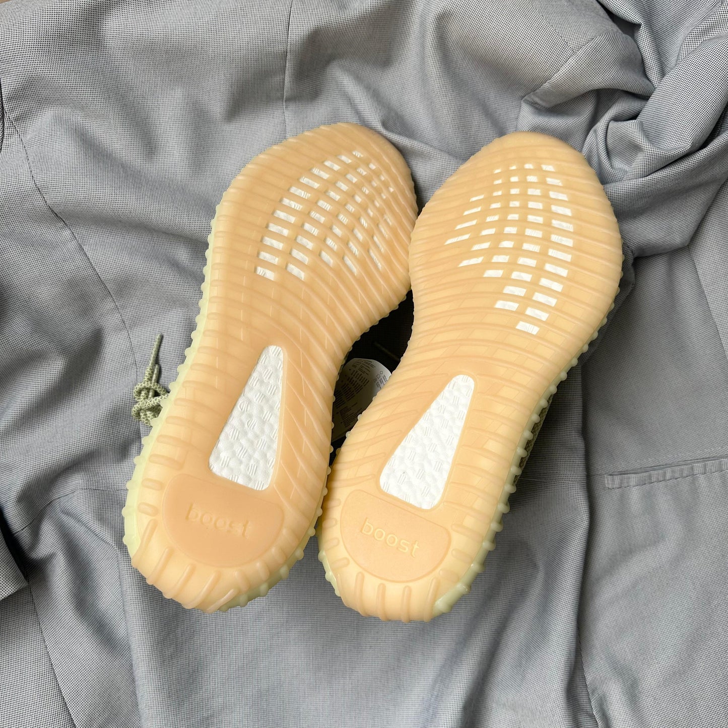 Pantofi Sport Yeezy Boost 350 V2 Antilla