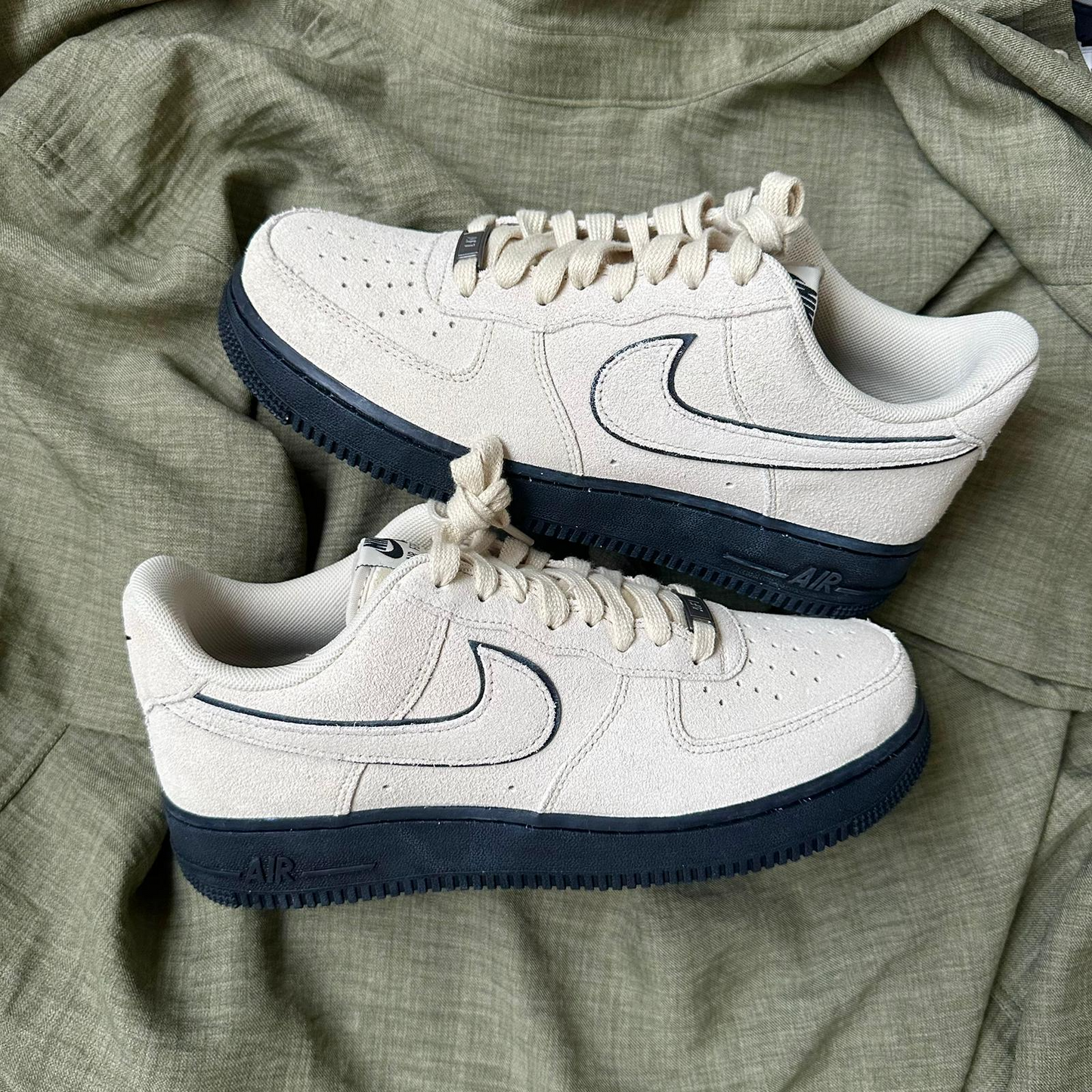 Pantofi Sport Nike Air Force 1 Low Beige Black Sole HQ1966-200