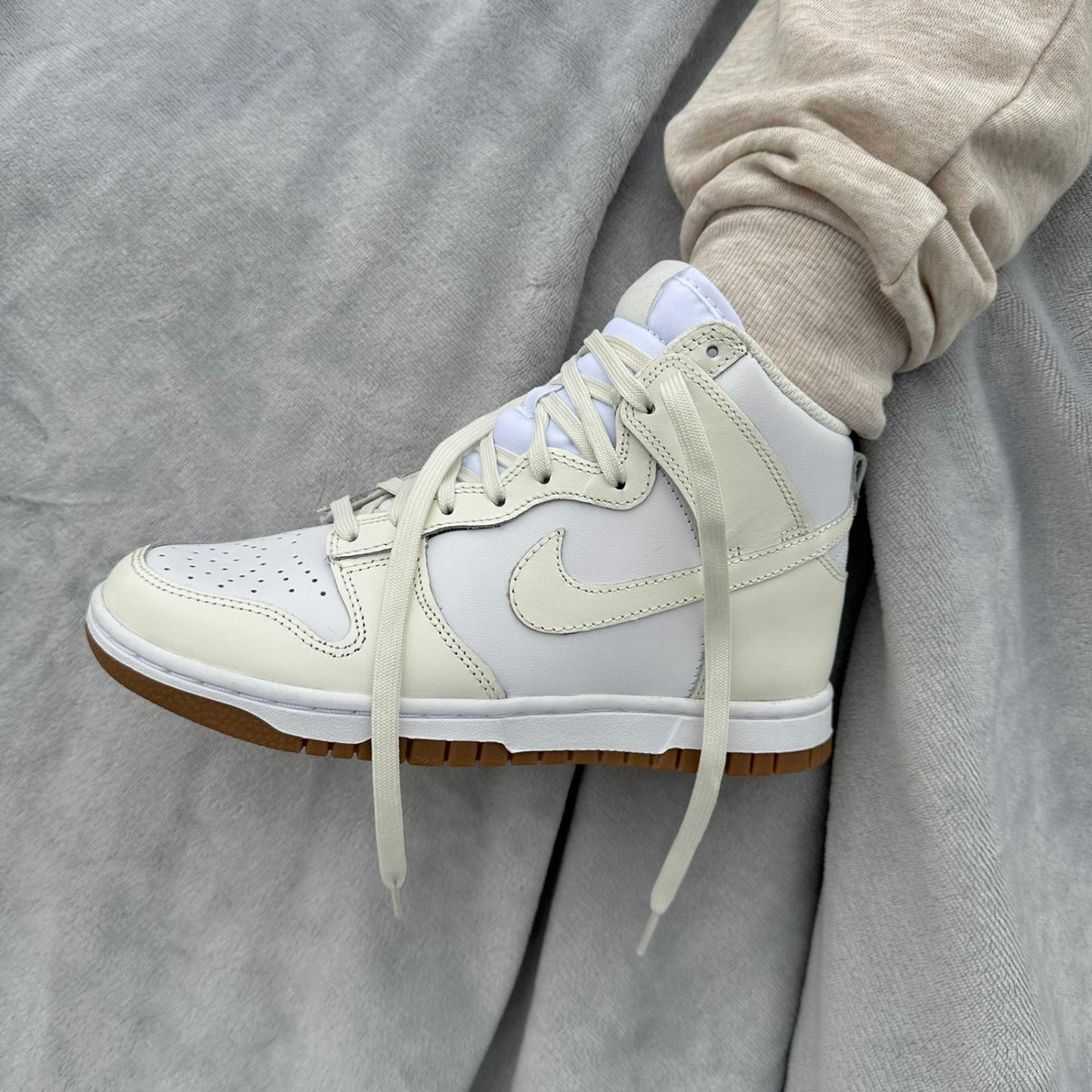 Pantofi Sport Nike Dunk High Bej Sailgum