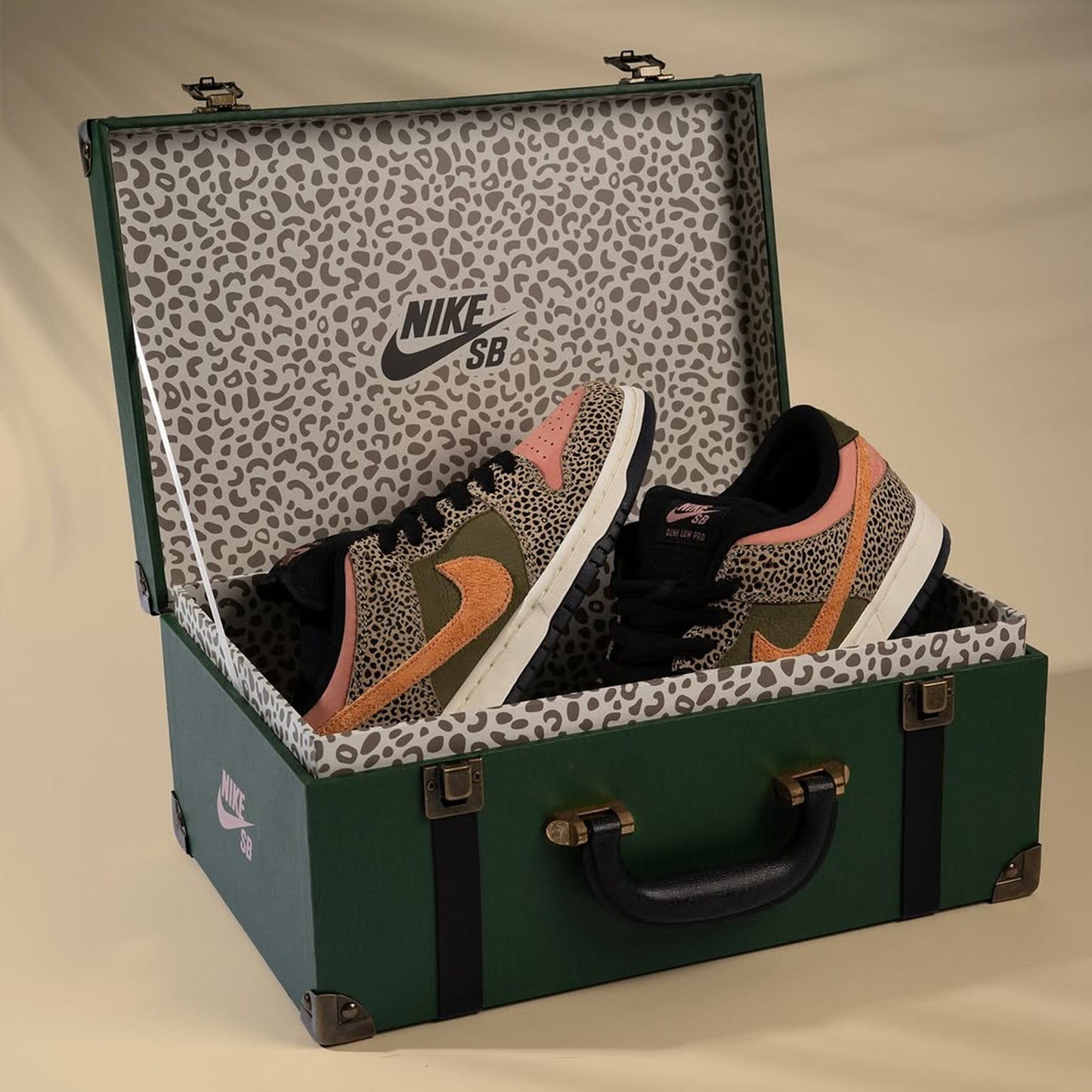Pantofi Sport Nike Dunk Low Pro For Recreational Use Special Box 1 of 300- IH3211-200