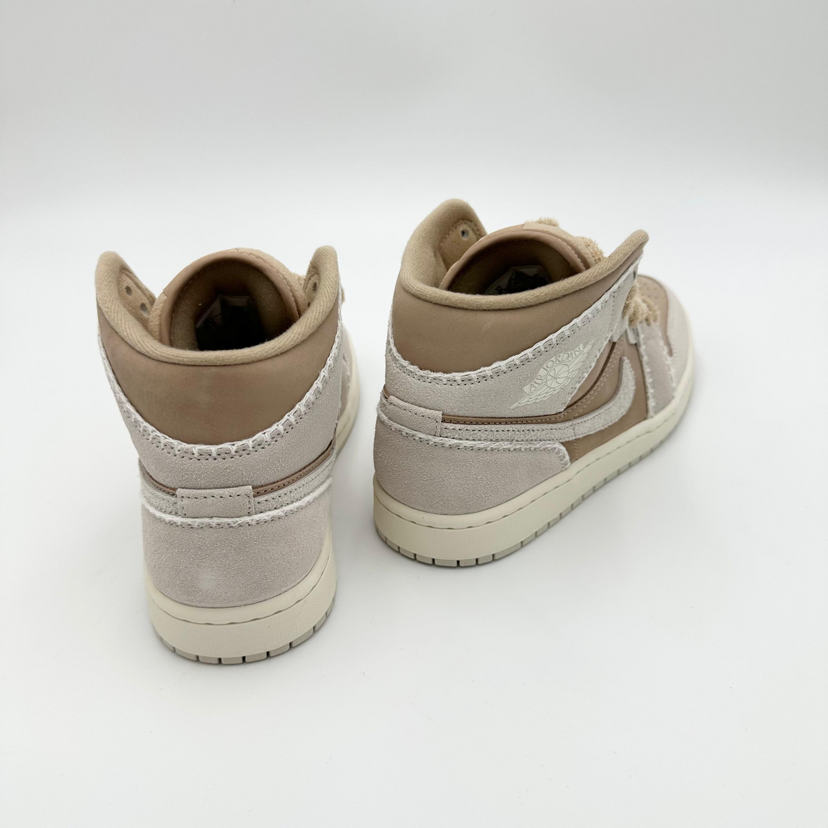 Pantofi Sport Air Jordan 1 Mid Hemp Maro HV4269-200