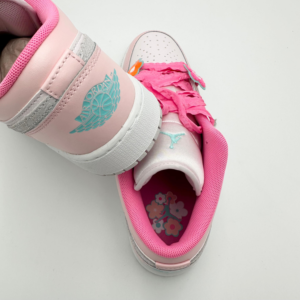 Pantofi Sport Air Jordan 1 low Pink Blossom Roz Floral II1247-600
