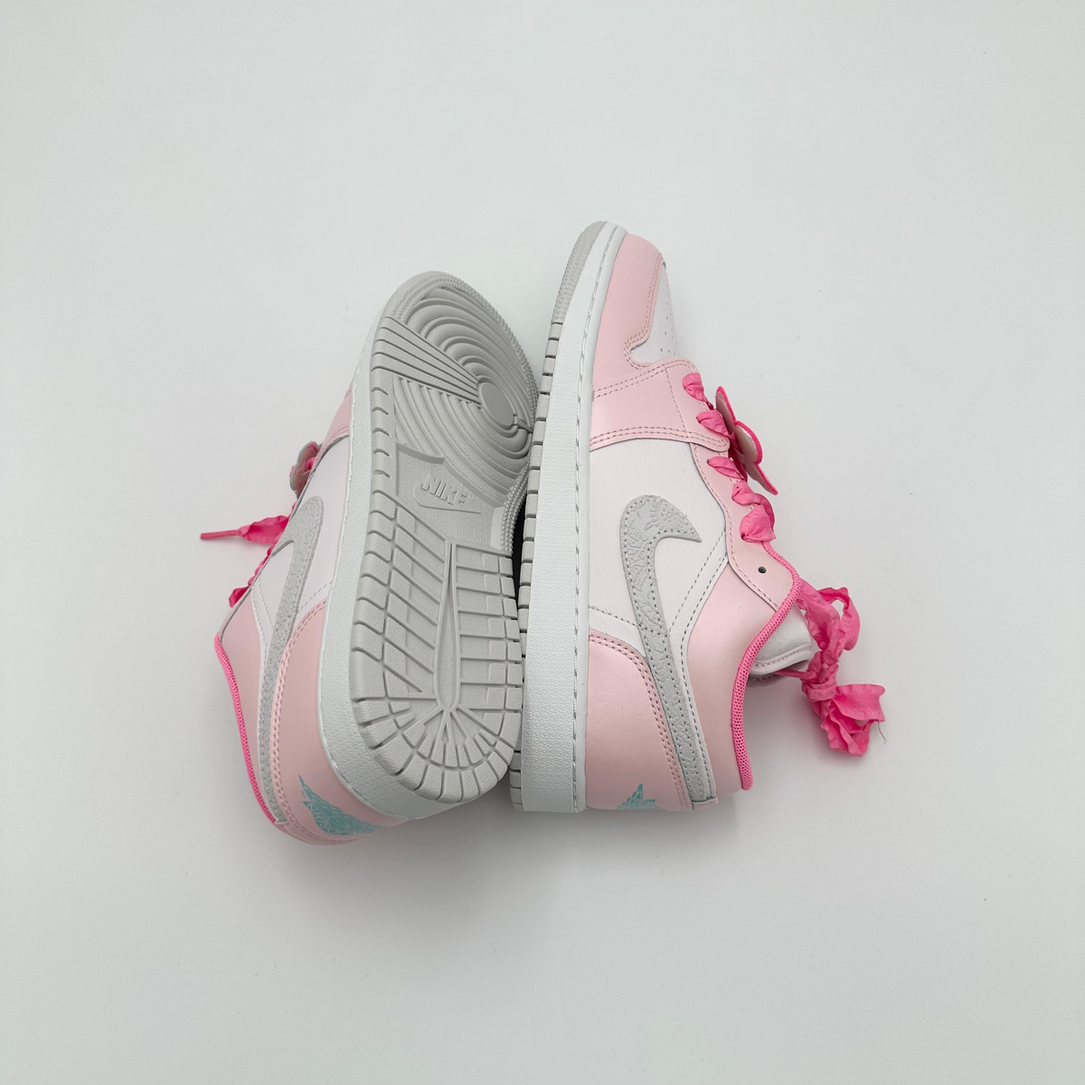 Pantofi Sport Air Jordan 1 low Pink Blossom Roz Floral II1247-600