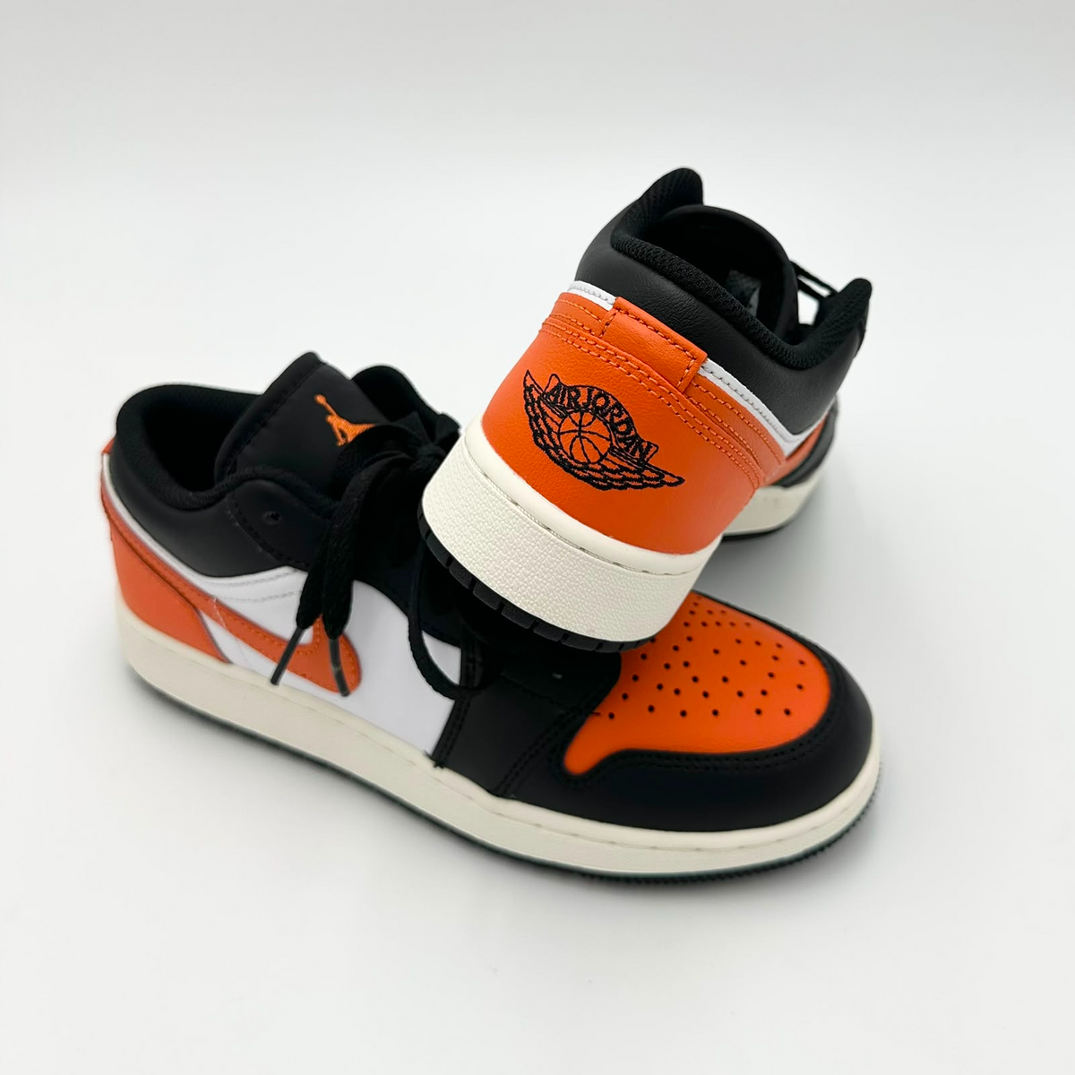 Pantofi Sport Air Jordan 1 low Shattered Backboard Orange 553569-081