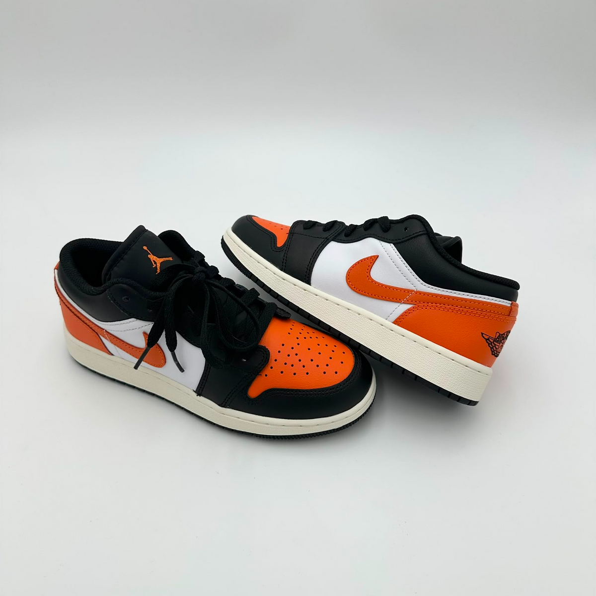 Pantofi Sport Air Jordan 1 low Shattered Backboard Orange 553569-081