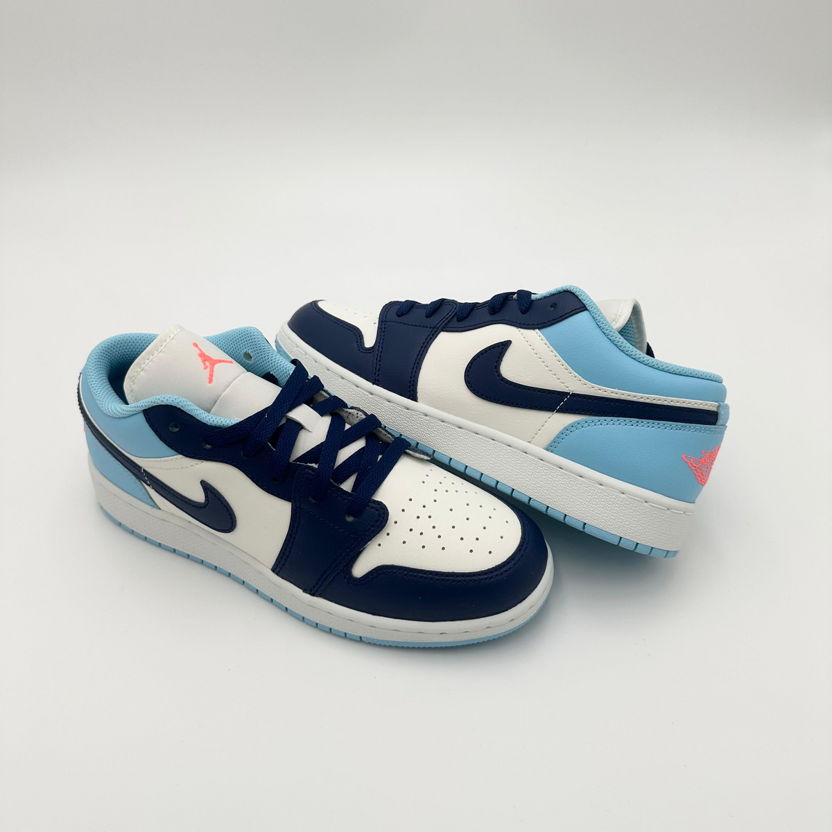 Pantofi Sport Air Jordan 1 low UNC Blue Chill Baby Blue 553560-149