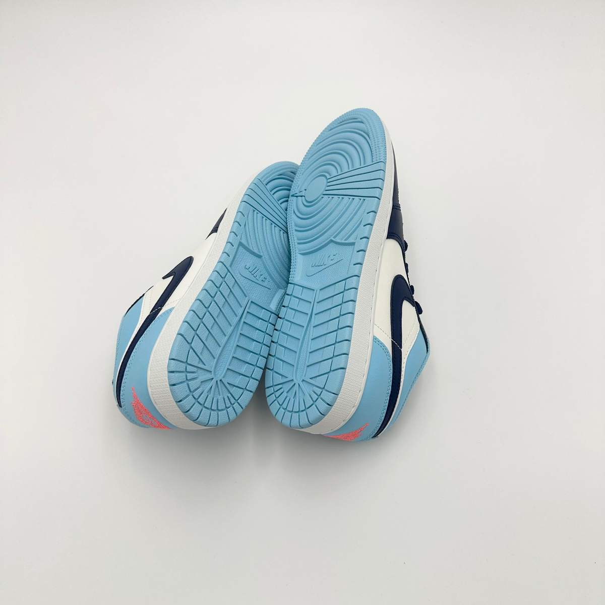Pantofi Sport Air Jordan 1 low UNC Blue Chill Baby Blue 553560-149