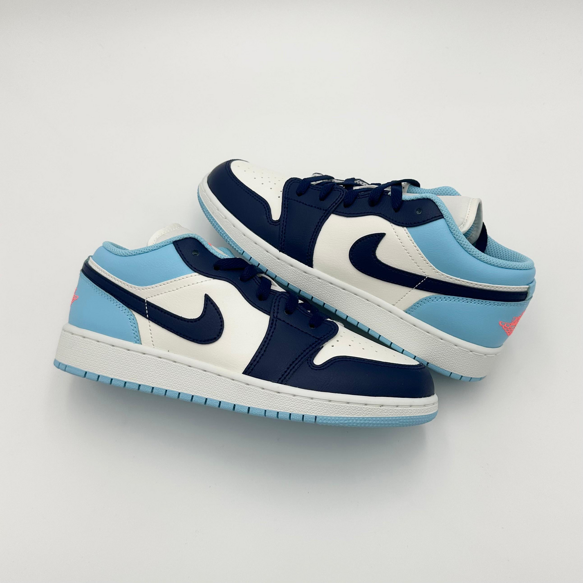 Pantofi Sport Air Jordan 1 low UNC Blue Chill Baby Blue 553560-149
