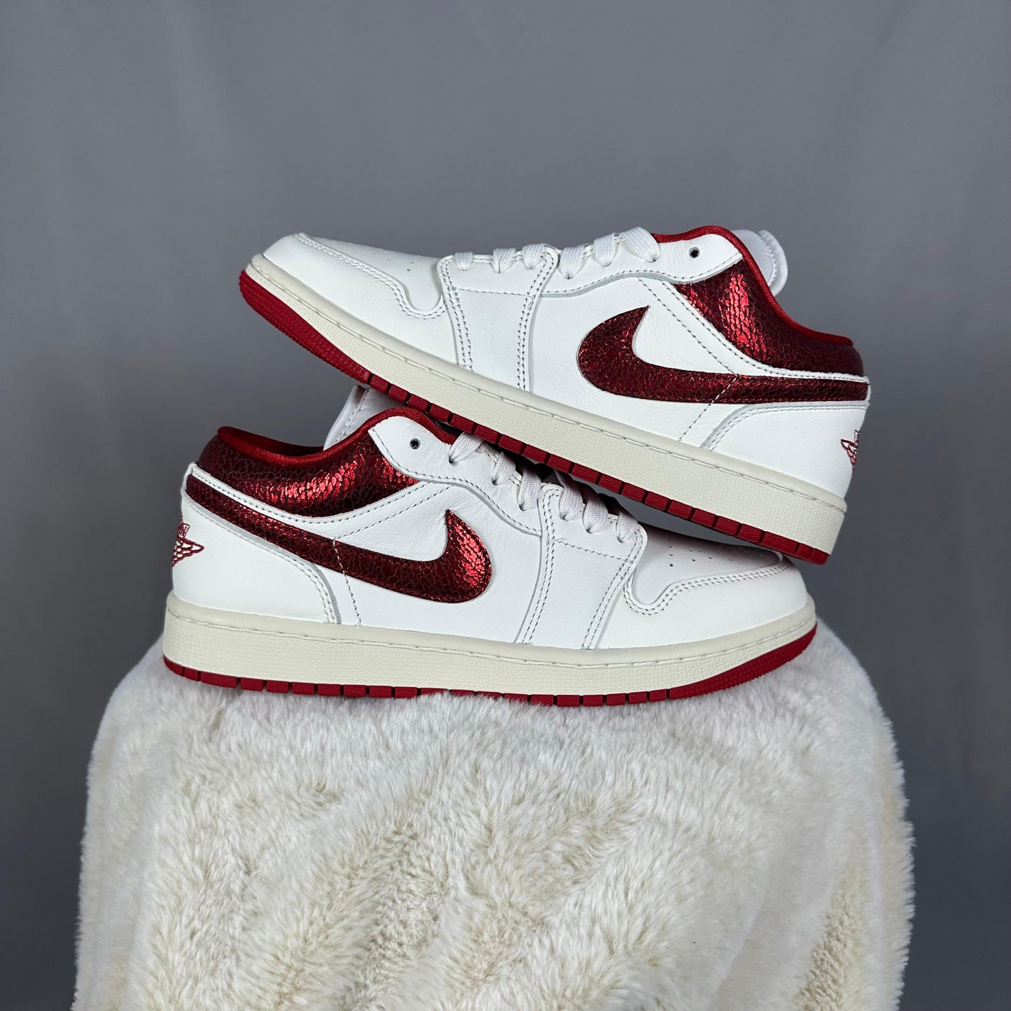 Pantofi Sport Air Jordan 1 low SE Ruby Sail Varsity Red Team Red