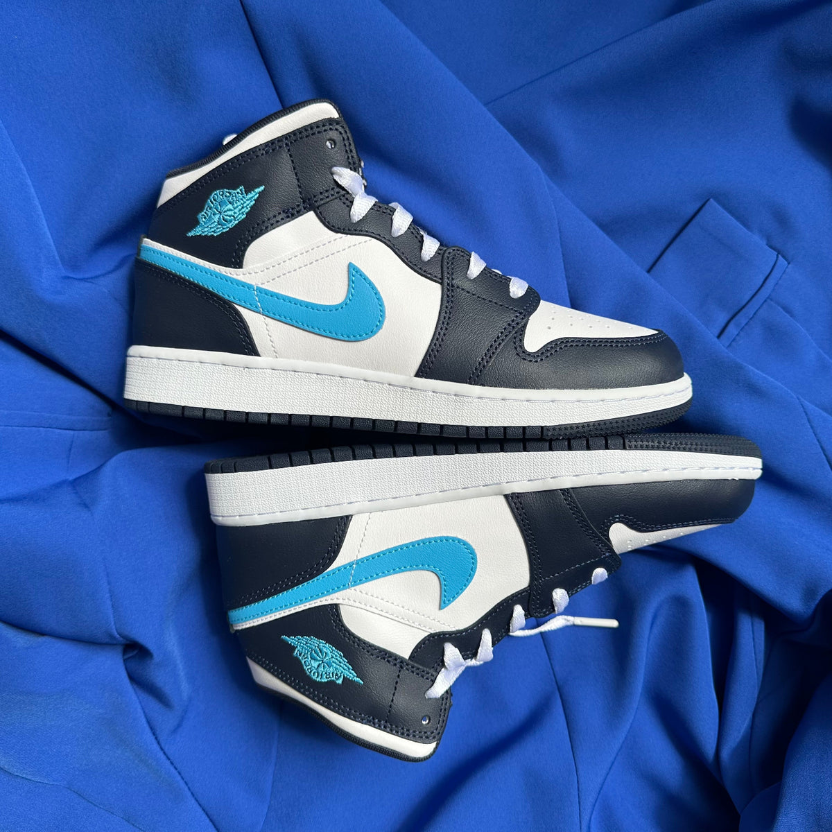 Pantofi Sport Air Jordan 1 Mid Navy Bleumarin DQ8423-404