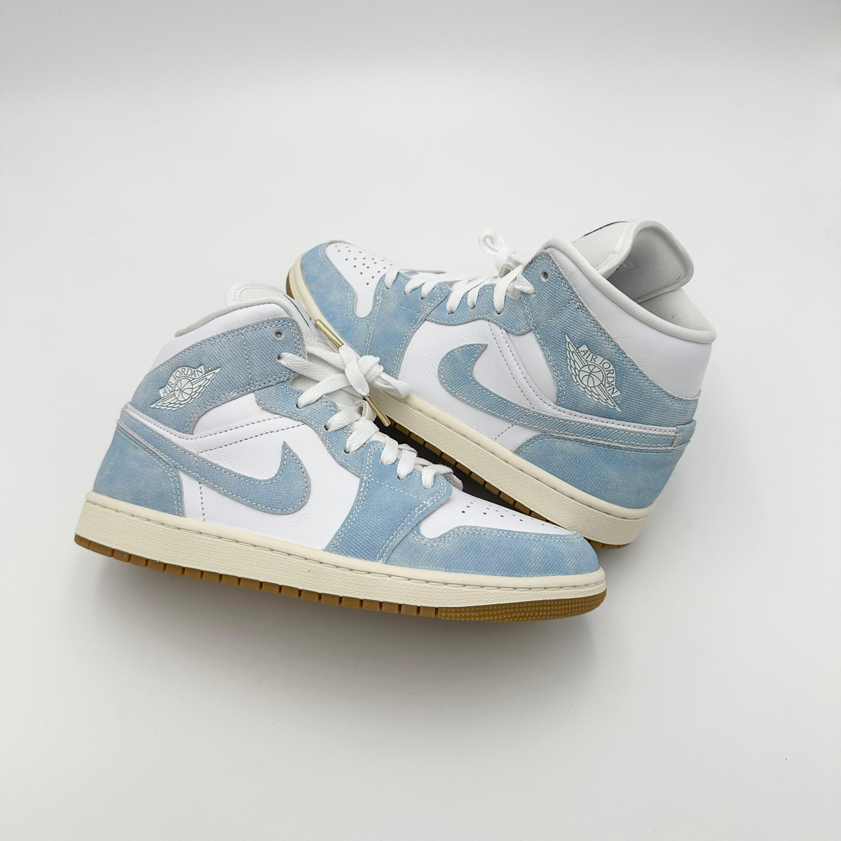 Pantofi Sport Air Jordan 1 Mid Denim Albastru HQ2005-100
