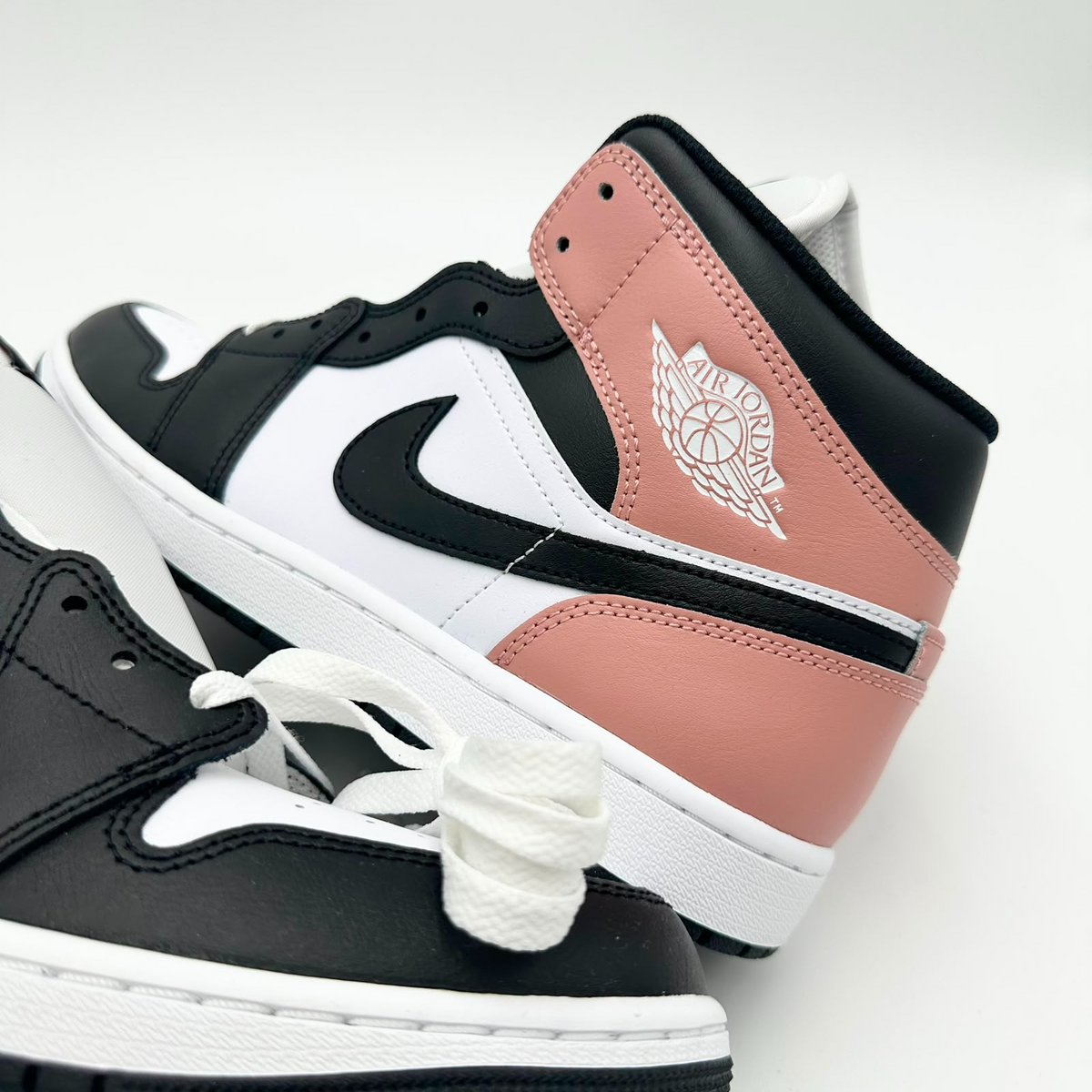 Pantofi Sport Air Jordan 1 Mid Rust Pink Roz Pal DQ8426-100