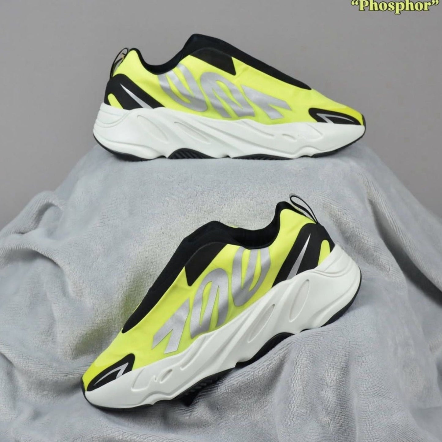 Pantofi Sport Yeezy Boost 700 MNVN Phosphor Glow
