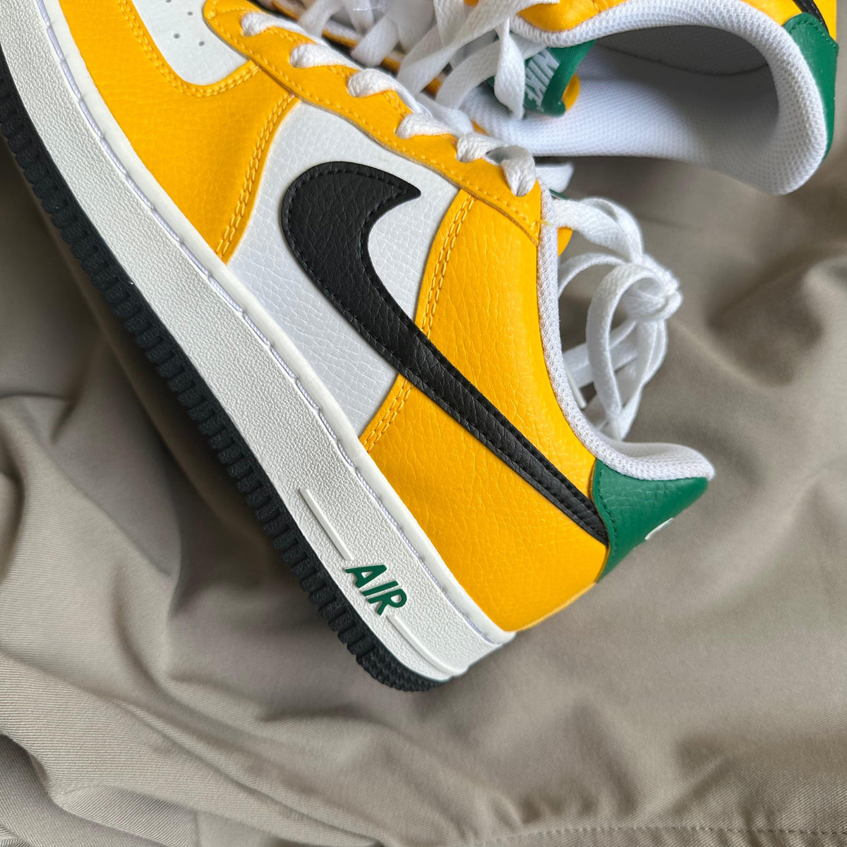 Pantofi Sport Air Force 1 Low Oakland Athletics FN8008-700