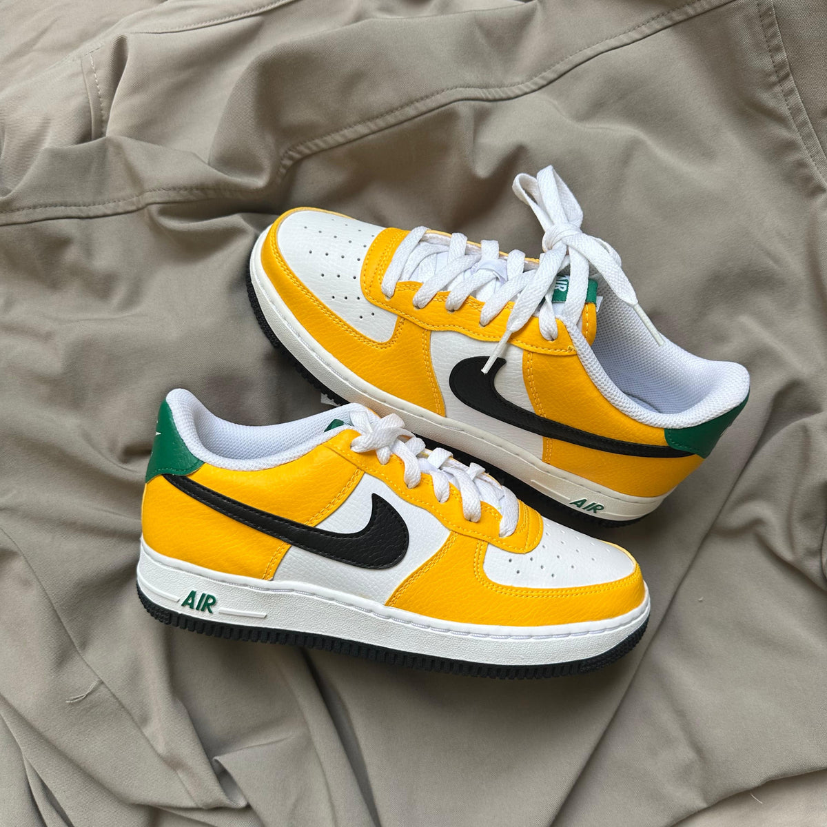 Pantofi Sport Air Force 1 Low Oakland Athletics FN8008-700