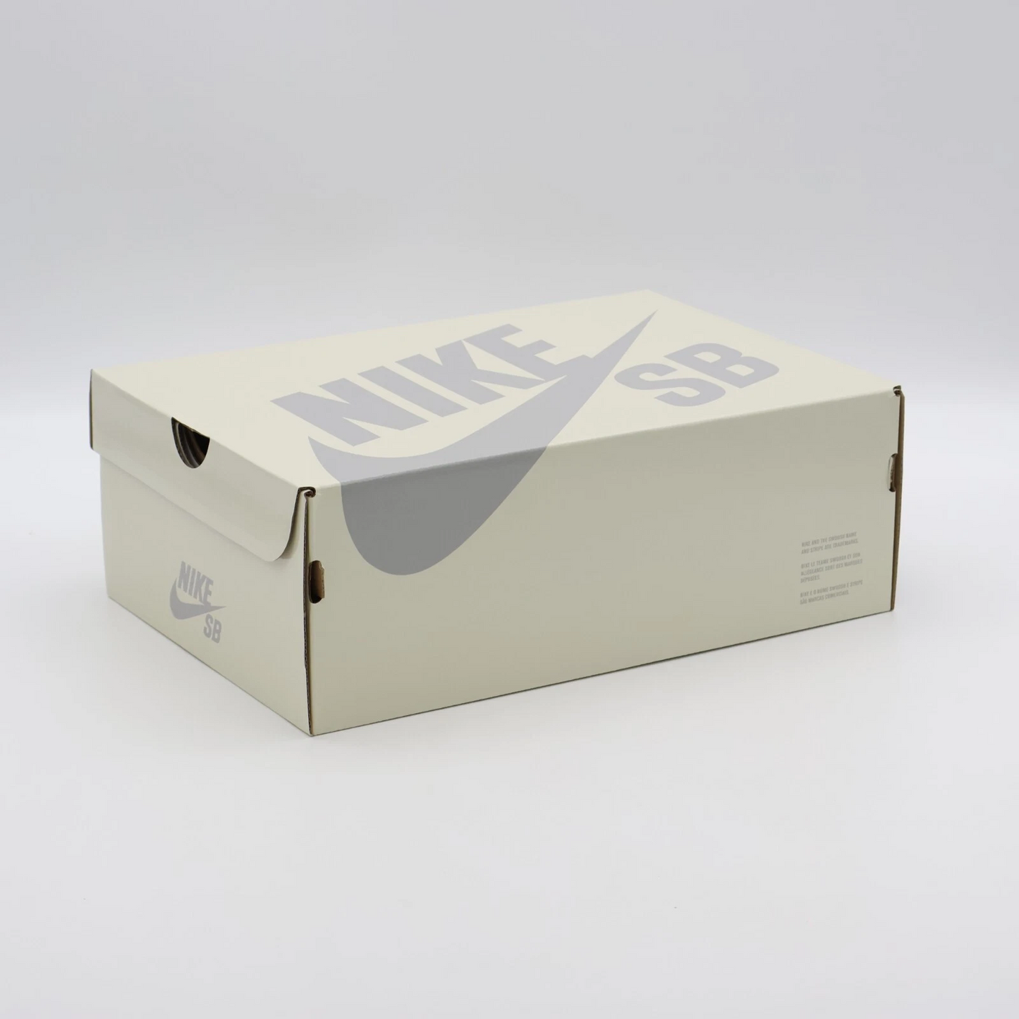 Pantofi Sport Nike Dunk Low SB X Futura Laboratories SB Dunk Low Bleached Aqua HF6061-400