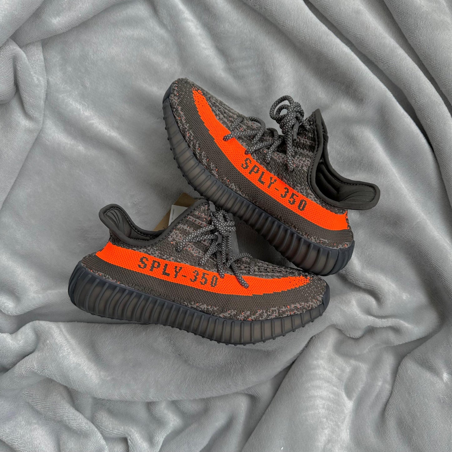 Pantofi Sport Yeezy Boost 350 V2 Beluga Carbon