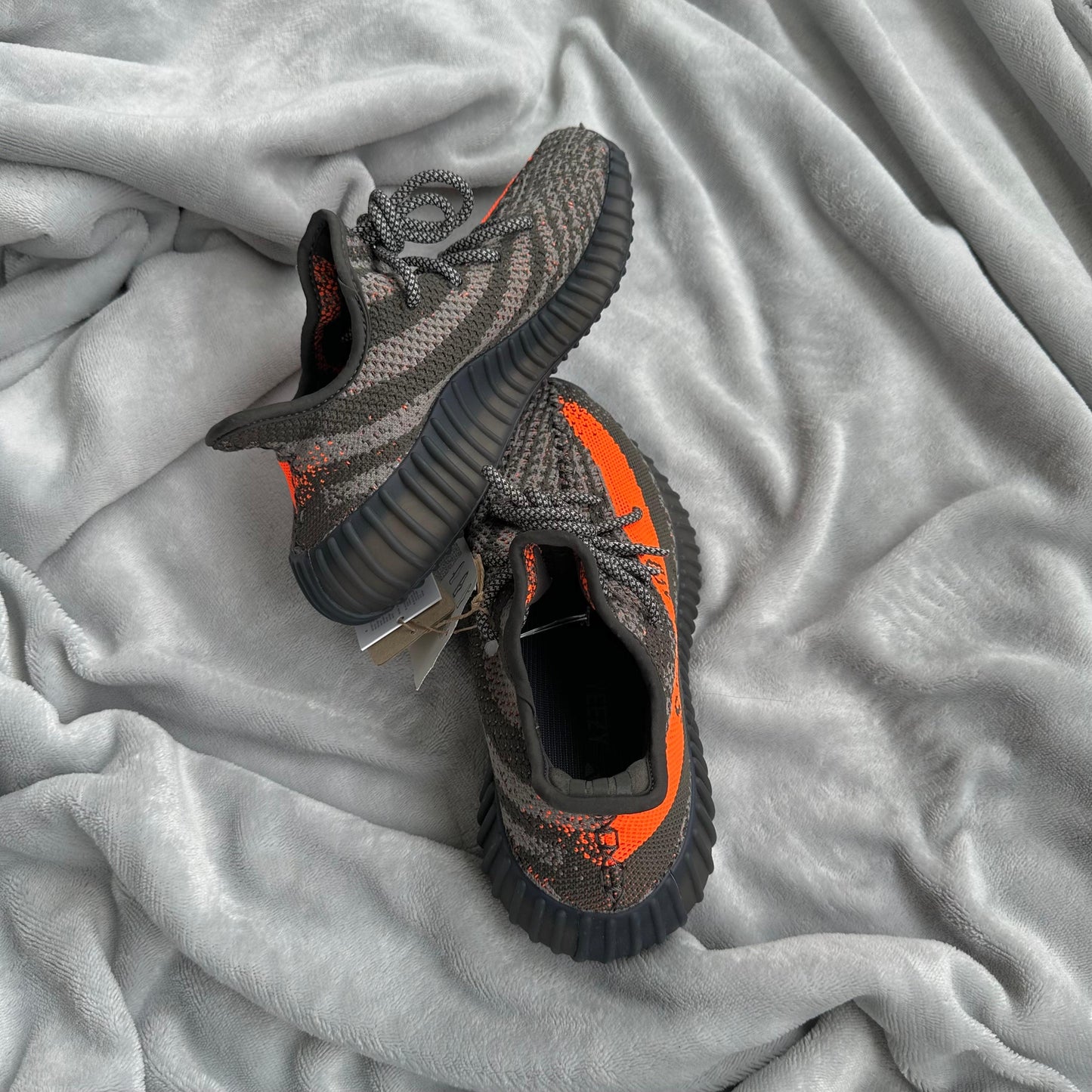 Pantofi Sport Yeezy Boost 350 V2 Beluga Carbon