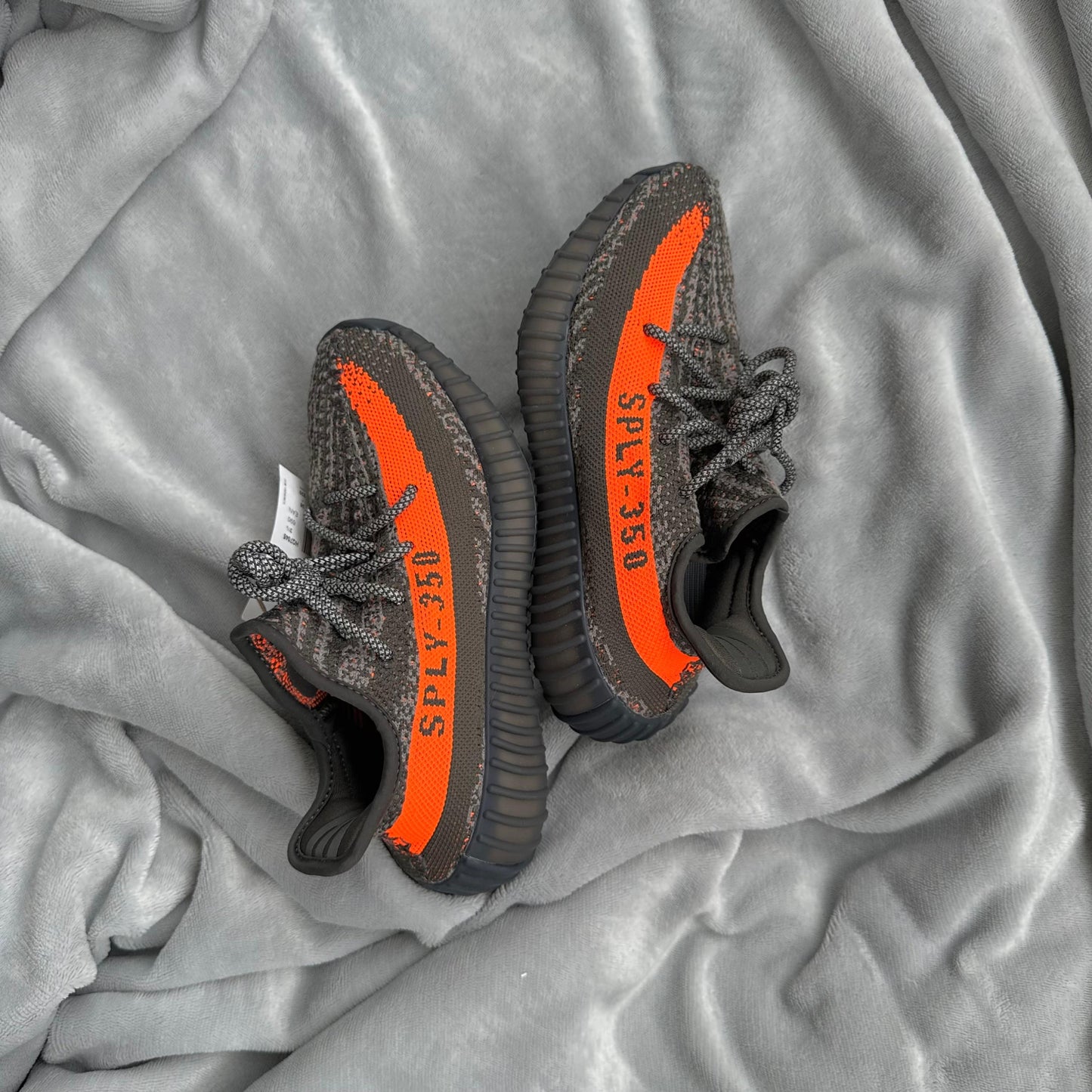 Pantofi Sport Yeezy Boost 350 V2 Beluga Carbon