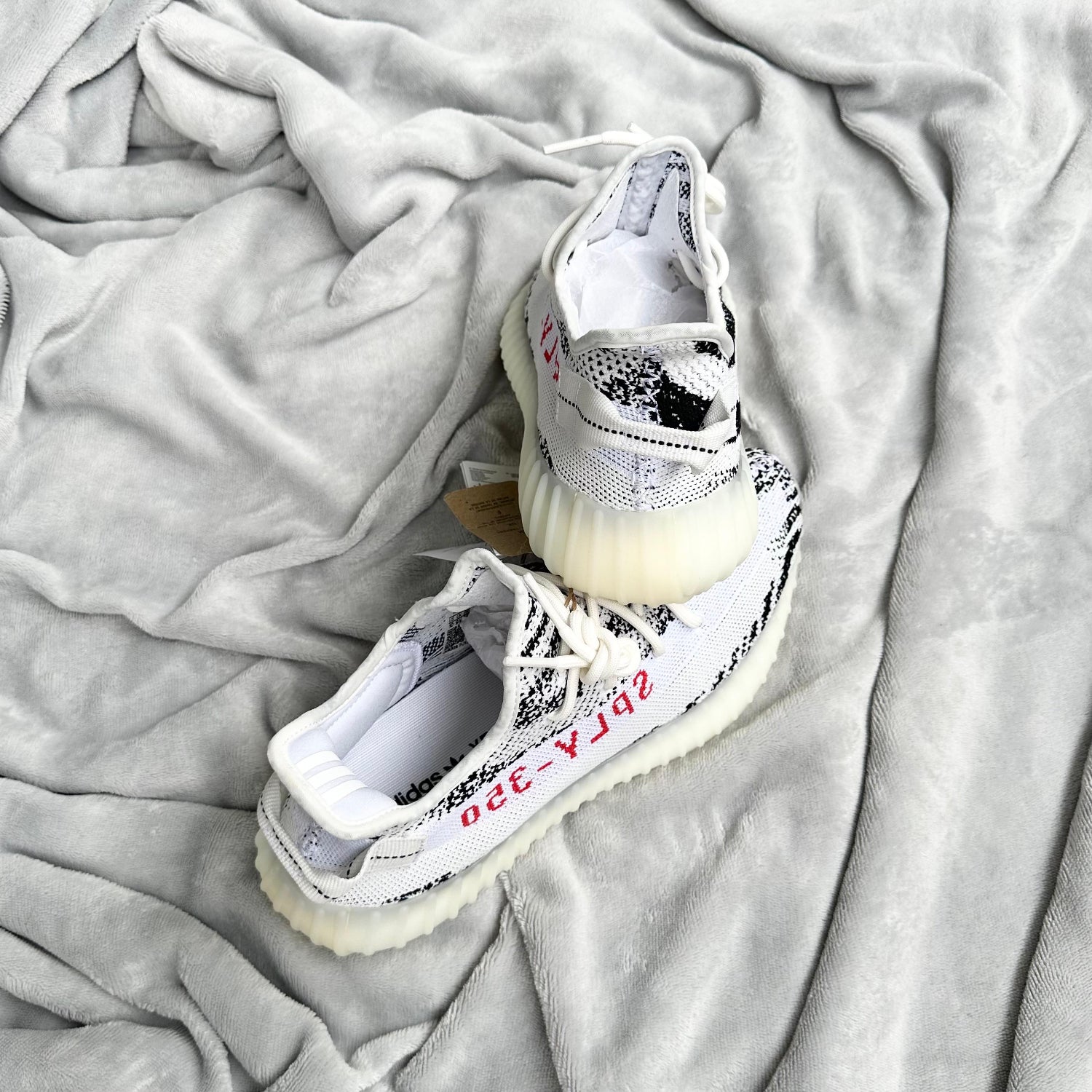 Pantofi Sport Yeezy Boost 350 V2 Zebra – Sneakcrib