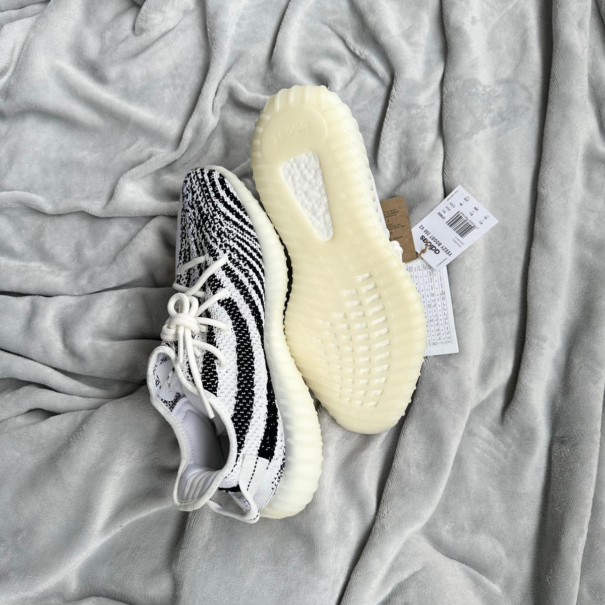 Pantofi Sport Yeezy Boost 350 V2 Zebra CP9654