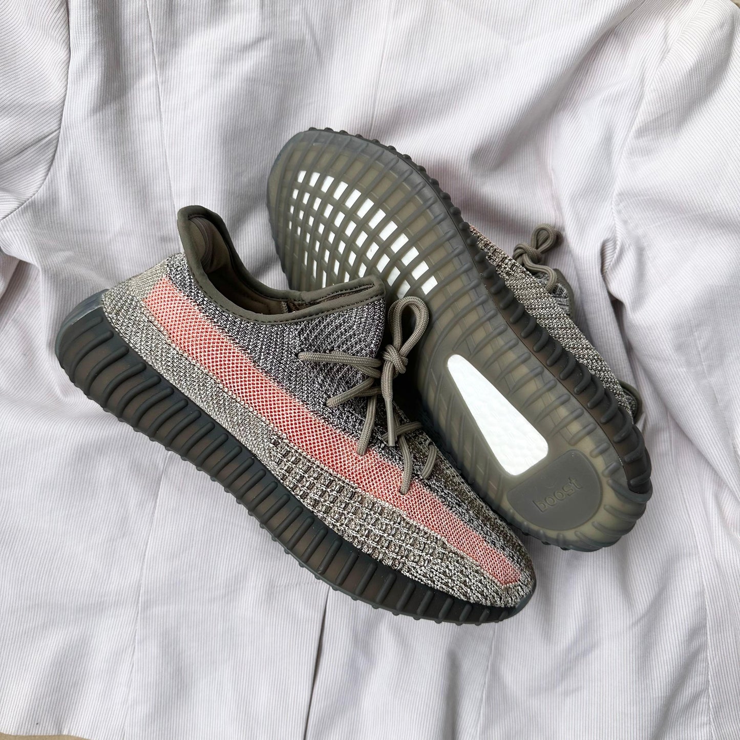 Pantofi Sport Yeezy Boost 350 V2 Ash Stone